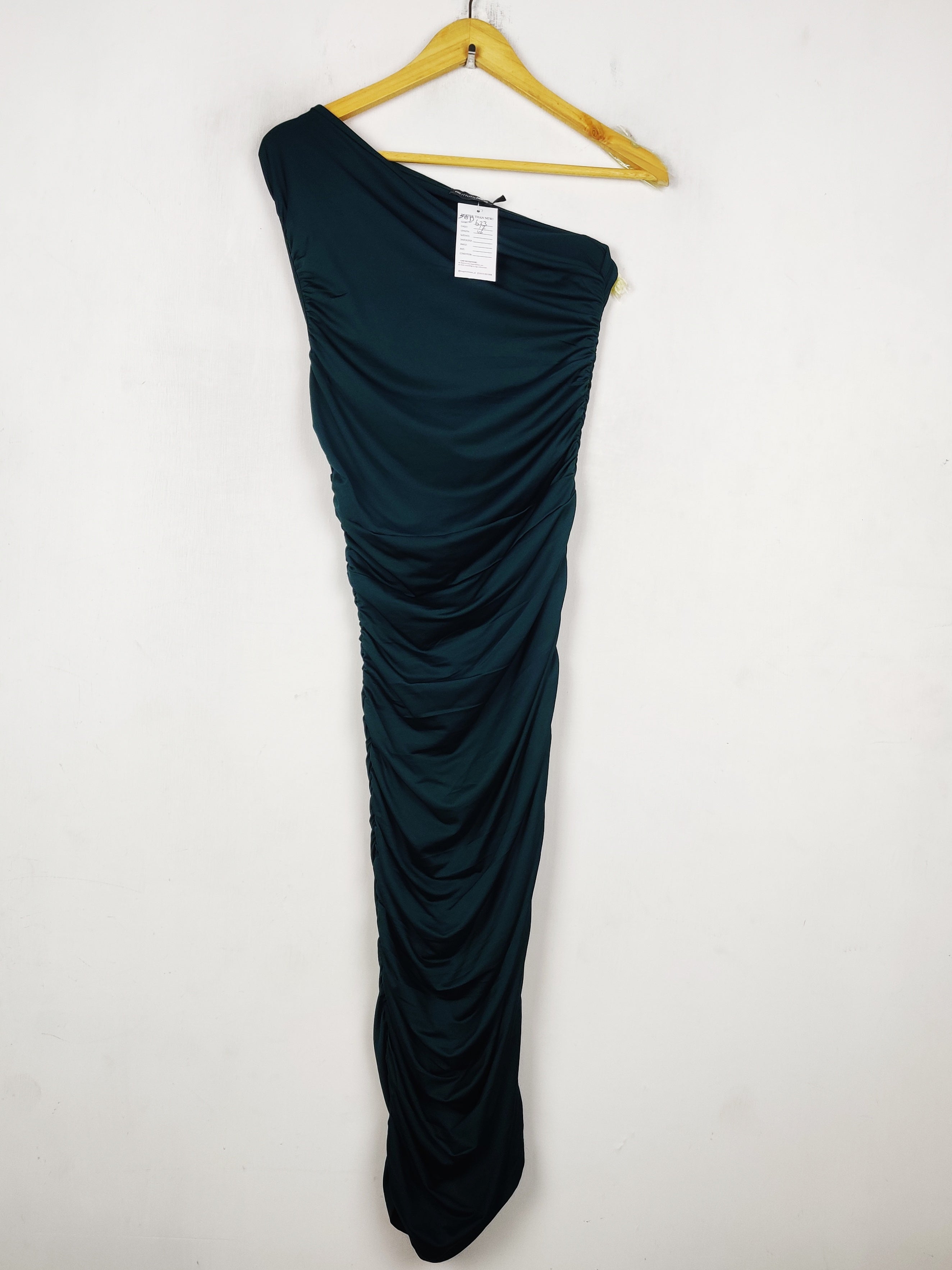 Buy online pre-used pre-loved 100% authentic & Original branded Prettylittlething (SBD-623) available in Pakistan. Top international brands avilable.