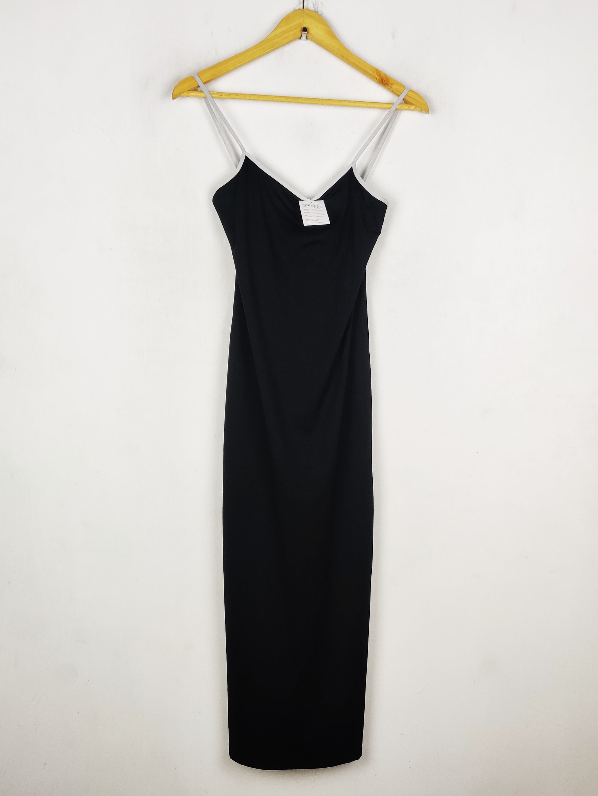 Buy online pre-used pre-loved 100% authentic & Original branded Unknown Brand (SBD-638) available in Pakistan. Top international brands avilable.