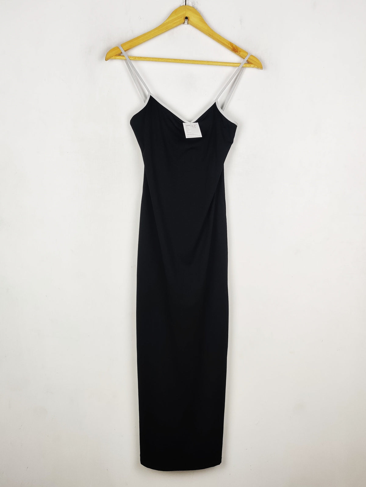 Buy online pre-used pre-loved 100% authentic & Original branded Unknown Brand (SBD-638) available in Pakistan. Top international brands avilable.
