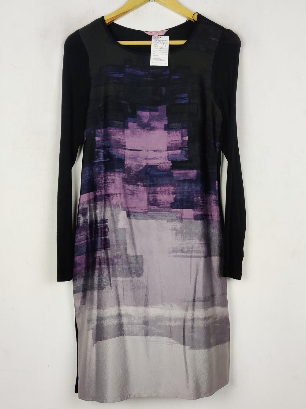 Buy online pre-used pre-loved 100% authentic & Original branded Phase Eight (SBD-650) available in Pakistan. Top international brands avilable.
