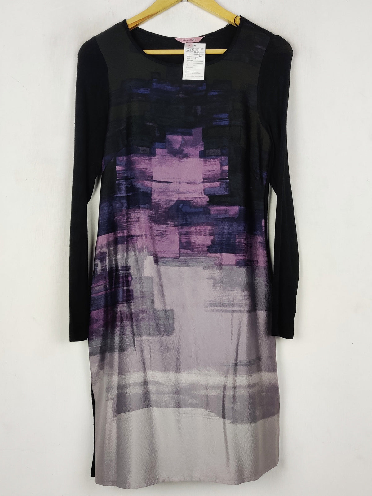 Buy online pre-used pre-loved 100% authentic & Original branded Phase Eight (SBD-650) available in Pakistan. Top international brands avilable.