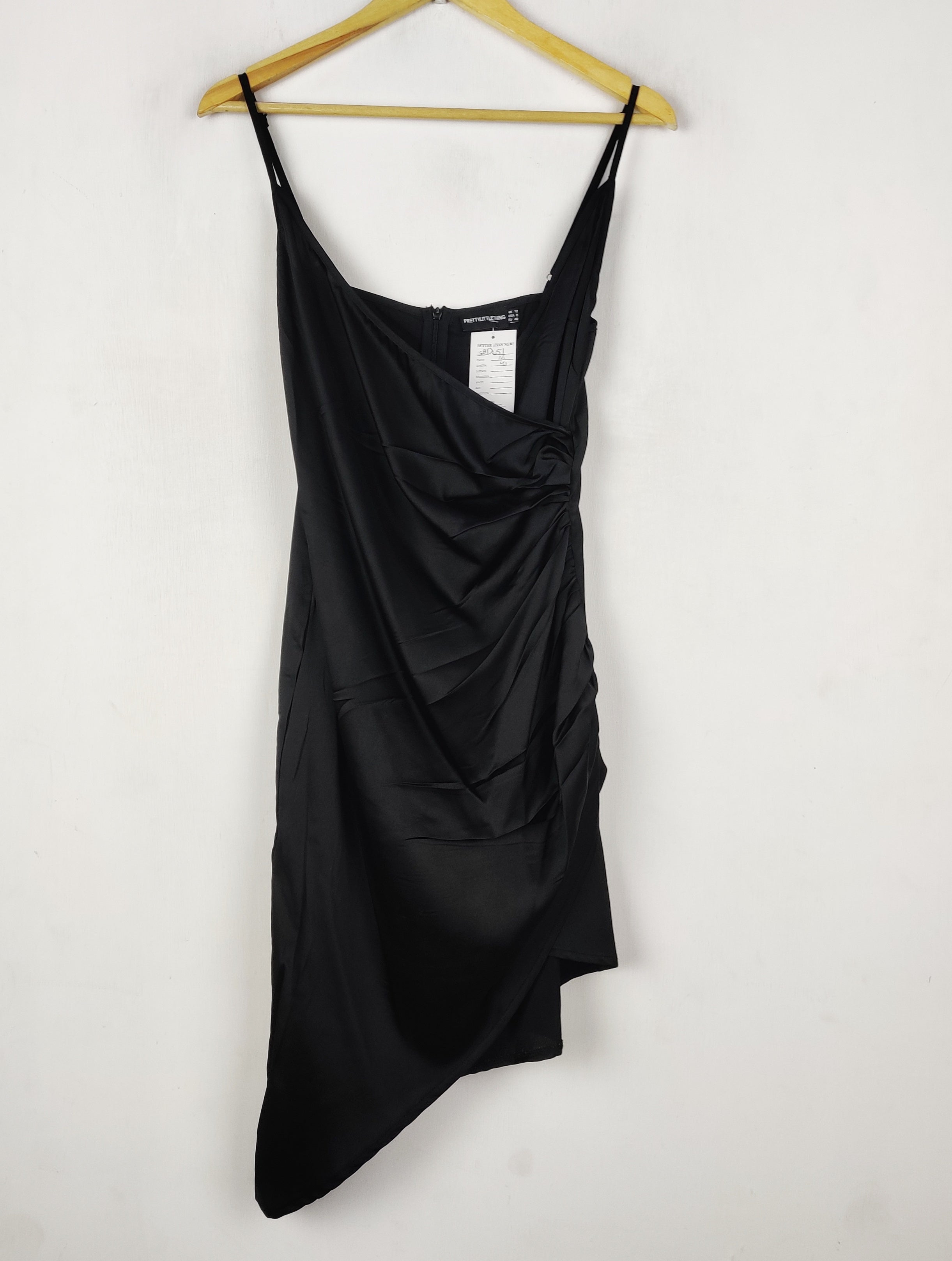Buy online pre-used pre-loved 100% authentic & Original branded Prettylittlething (SBD-651) available in Pakistan. Top international brands avilable.