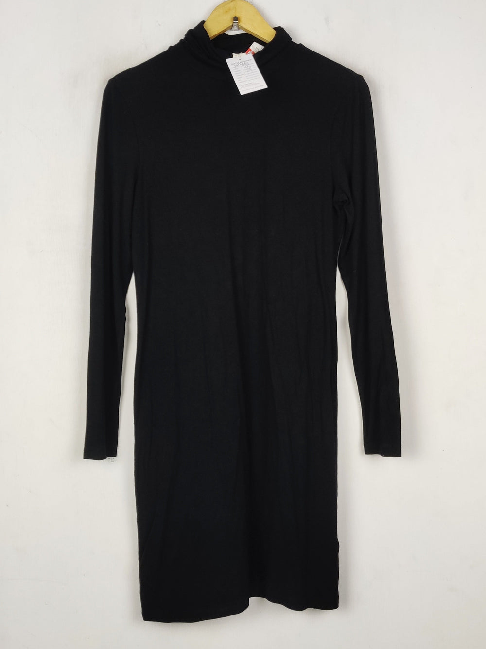 Buy online pre-used pre-loved 100% authentic & Original branded H&M (SBD-661) available in Pakistan. Top international brands avilable.
