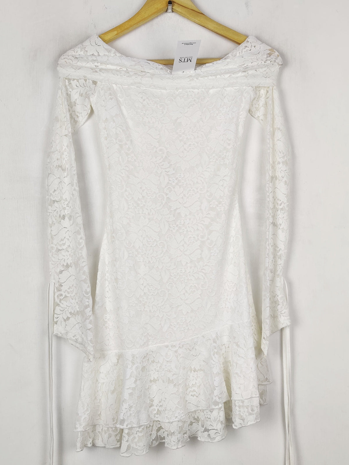 Buy online pre-used pre-loved 100% authentic & Original branded Unknown Brand (SBD-663) available in Pakistan. Top international brands avilable.