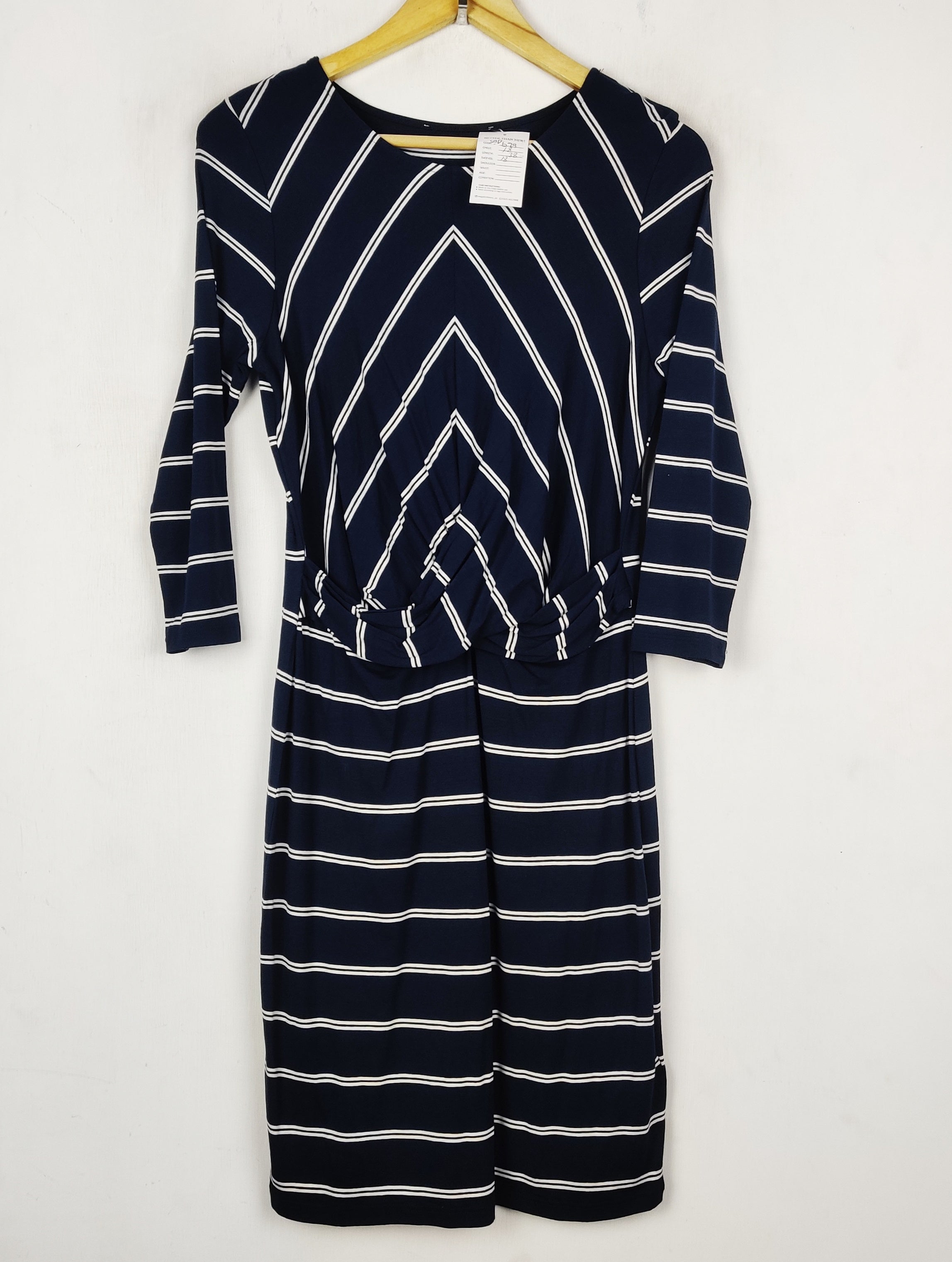 Buy online pre-used pre-loved 100% authentic & Original branded Unknown Brand (SBD-679) available in Pakistan. Top international brands avilable.