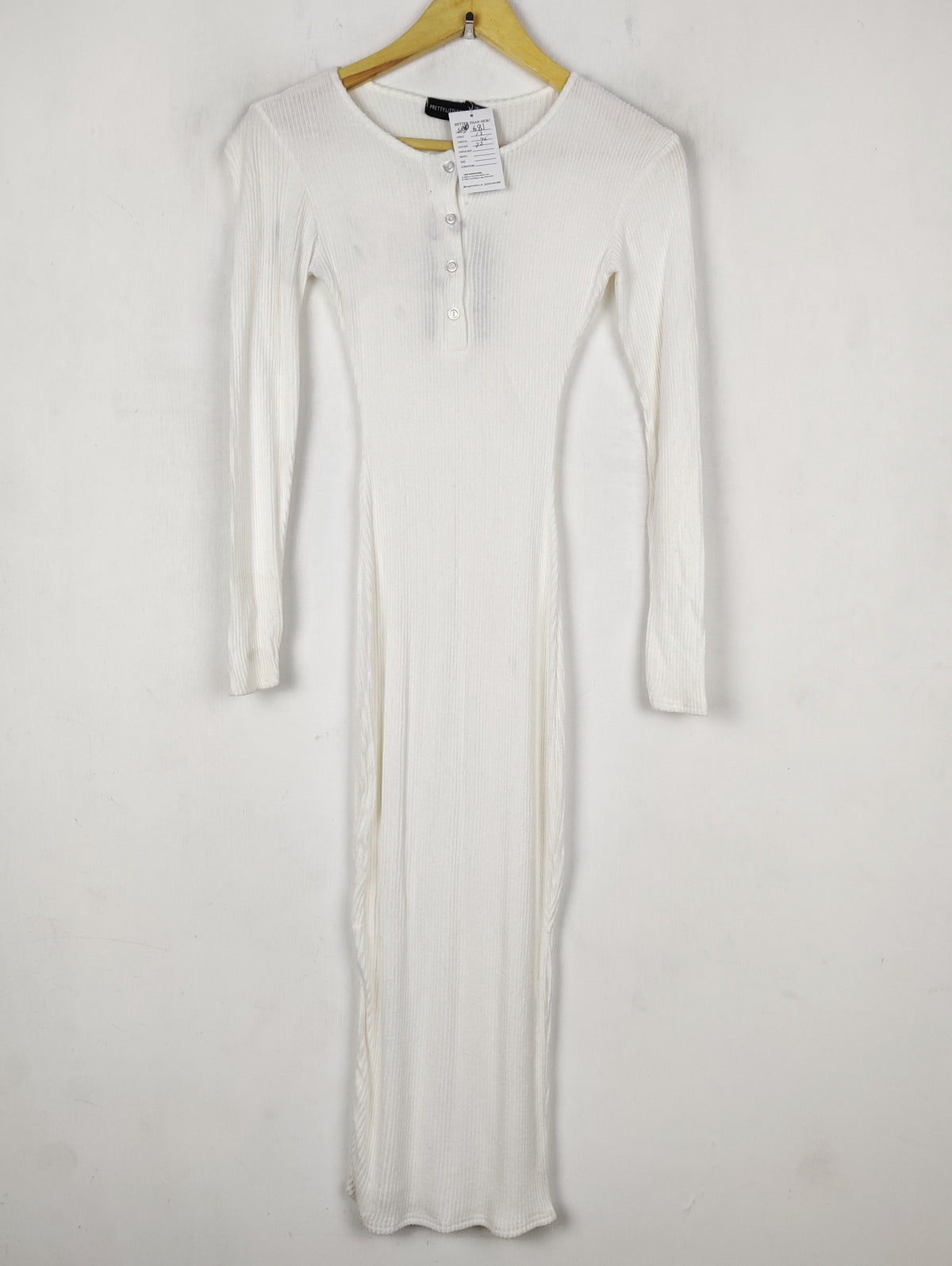 Buy online pre-used pre-loved 100% authentic & Original branded Prettylittlething (SBD-681) available in Pakistan. Top international brands avilable.