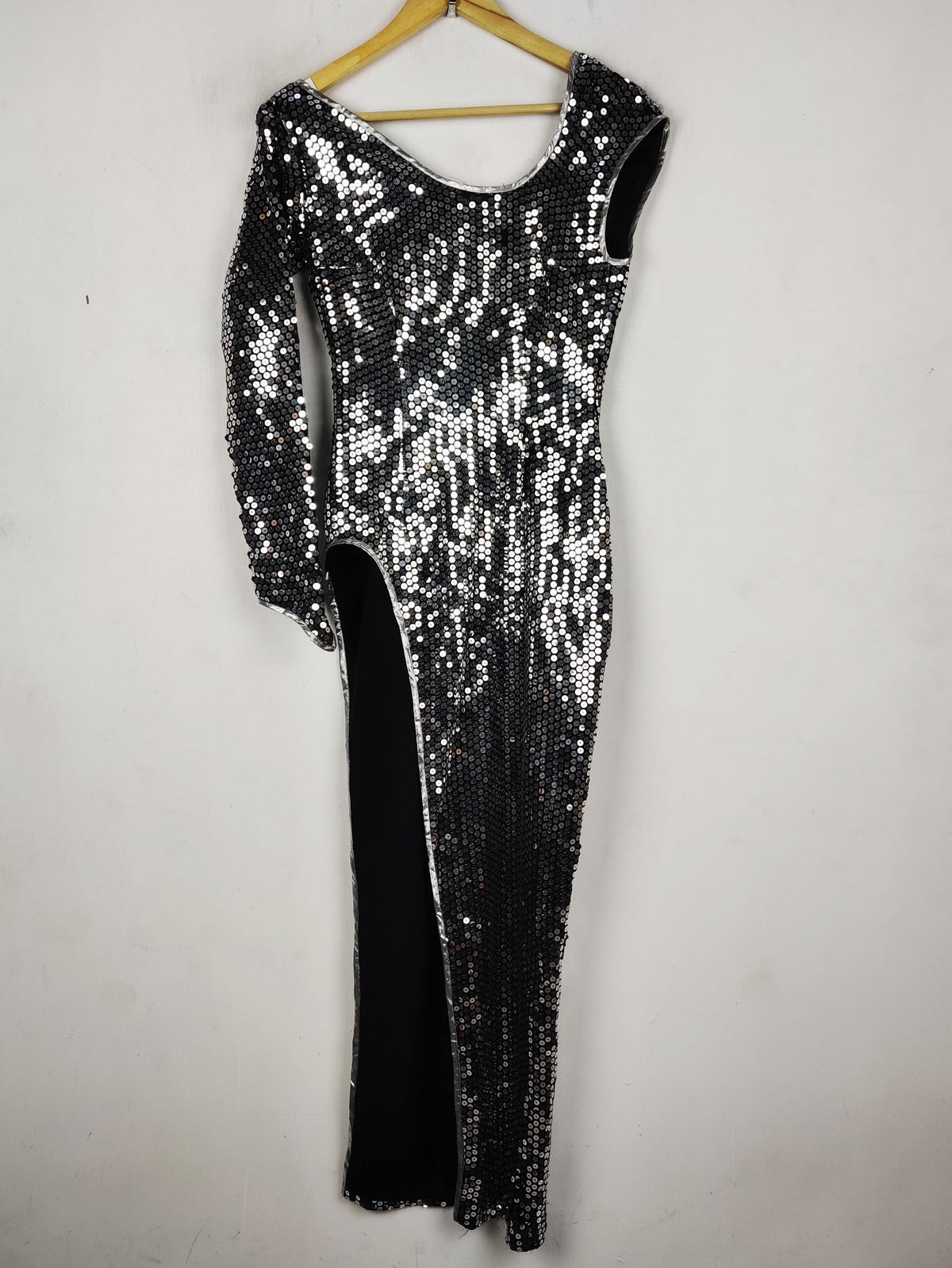 Buy online pre-used pre-loved 100% authentic & Original branded Unknown Brand (SBD-683) available in Pakistan. Top international brands avilable.