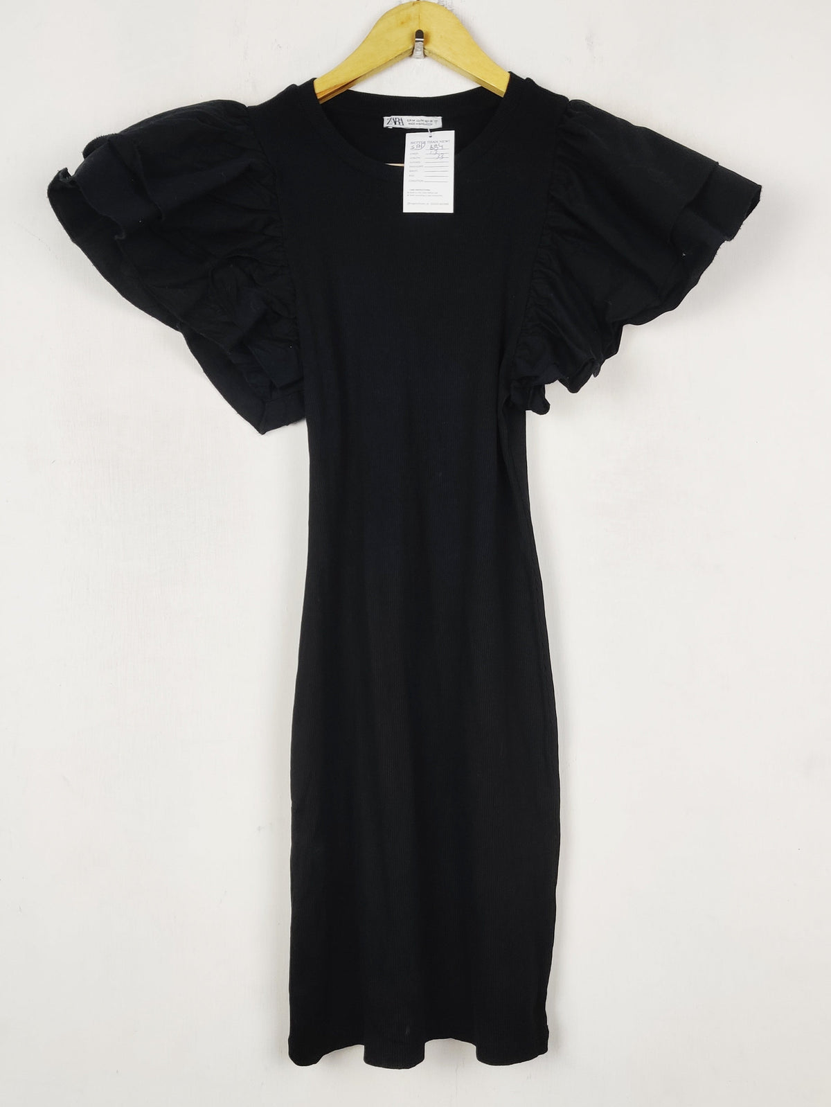 Buy online pre-used pre-loved 100% authentic & Original branded Zara (SBD-684) available in Pakistan. Top international brands avilable.