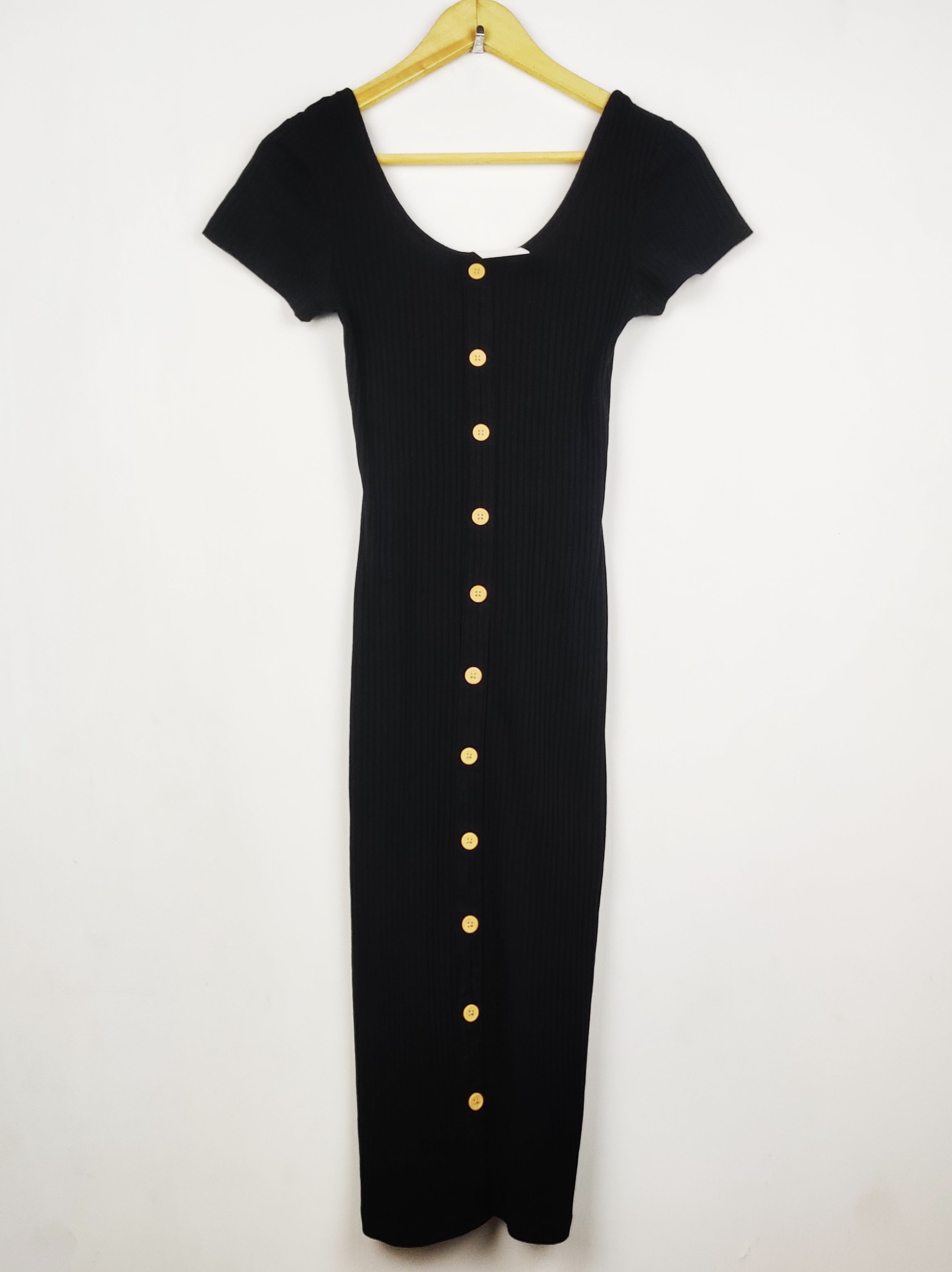 Buy online pre-used pre-loved 100% authentic & Original branded Primark (SBD-718) available in Pakistan. Top international brands avilable.