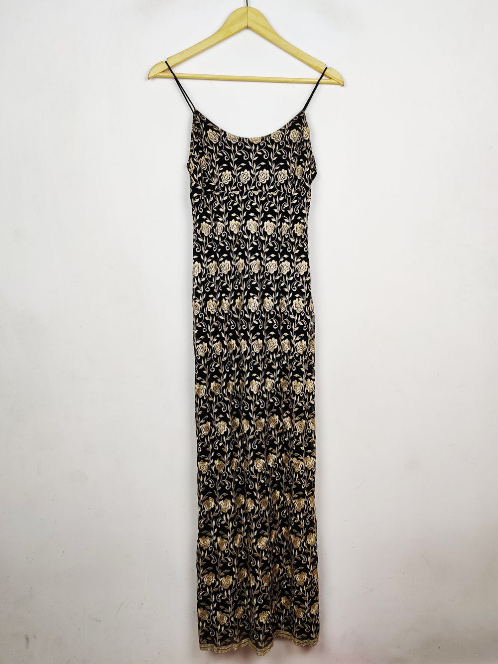 Buy online pre-used pre-loved 100% authentic & Original branded Unknown Brand (SBD-720) available in Pakistan. Top international brands avilable.