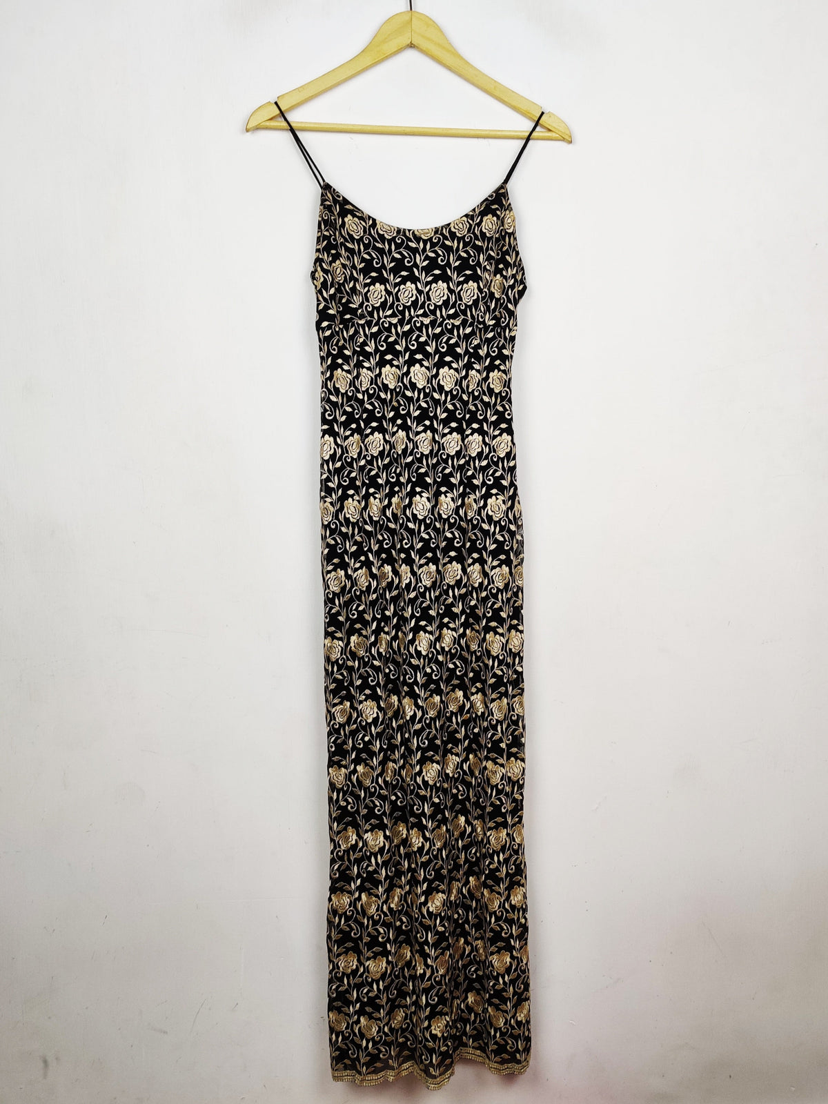Buy online pre-used pre-loved 100% authentic & Original branded Unknown Brand (SBD-720) available in Pakistan. Top international brands avilable.