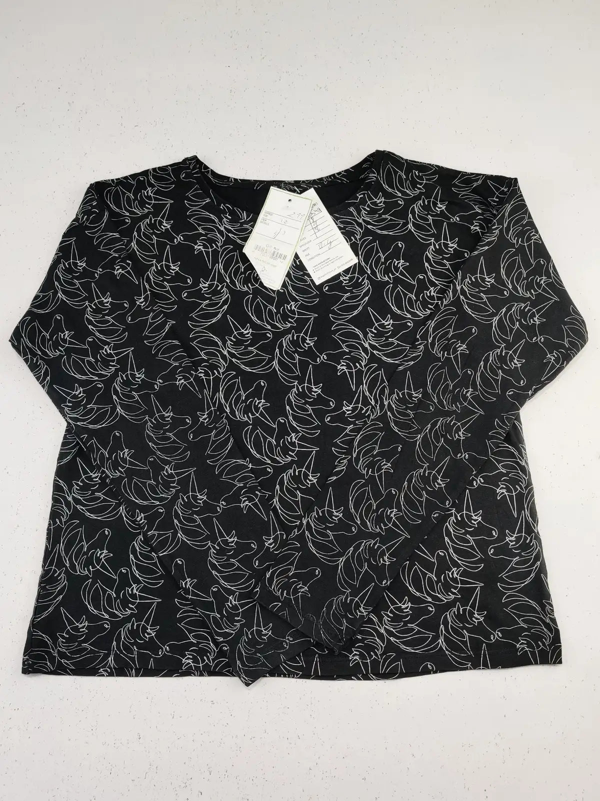 Buy online pre-used pre-loved 100% authentic & Original branded Tu (SBT-2549) available in Pakistan. Top international brands avilable.