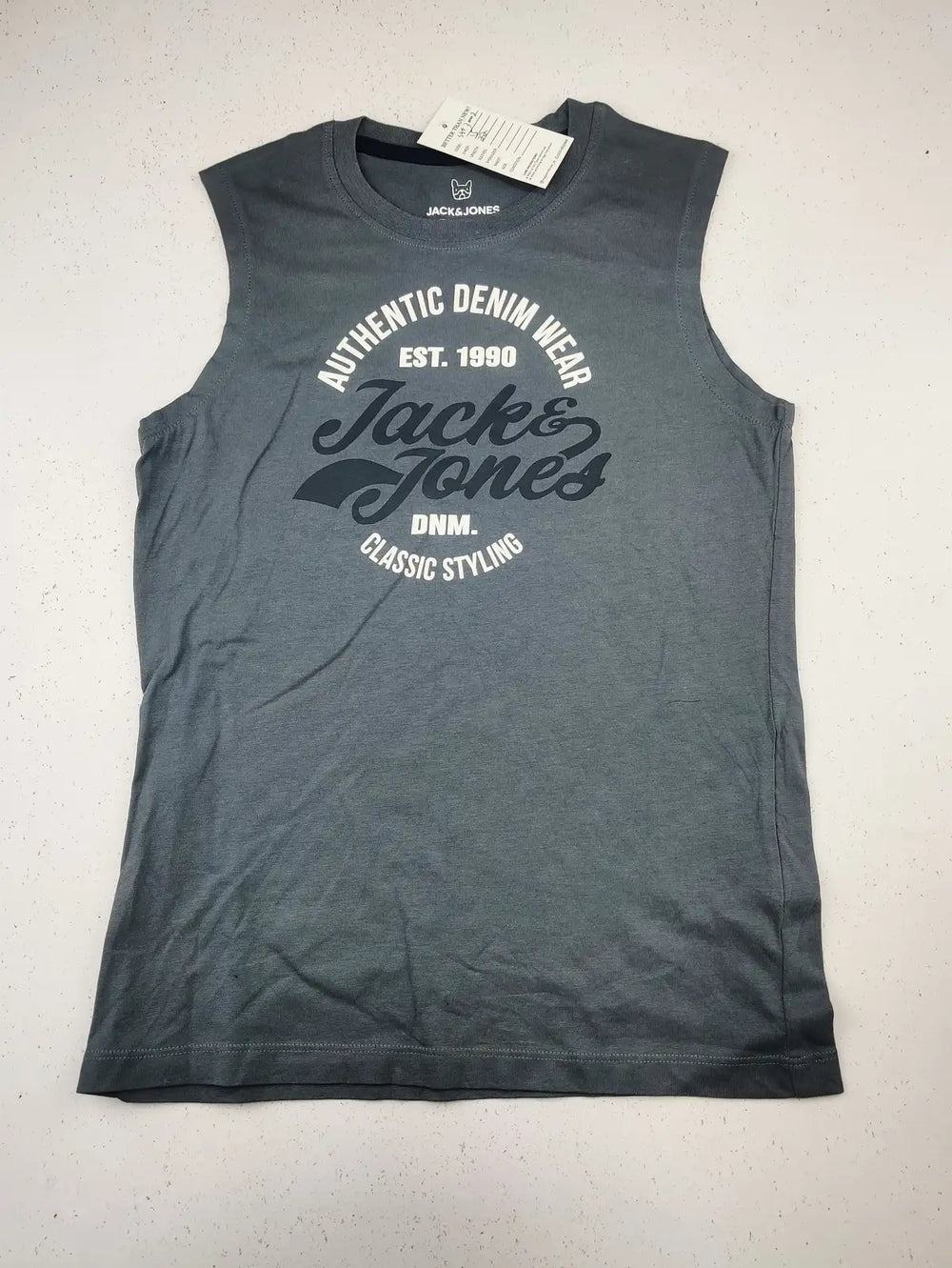 Buy online pre-used pre-loved 100% authentic & Original branded Jack&Jones (SBT-3002) available in Pakistan. Top international brands avilable.