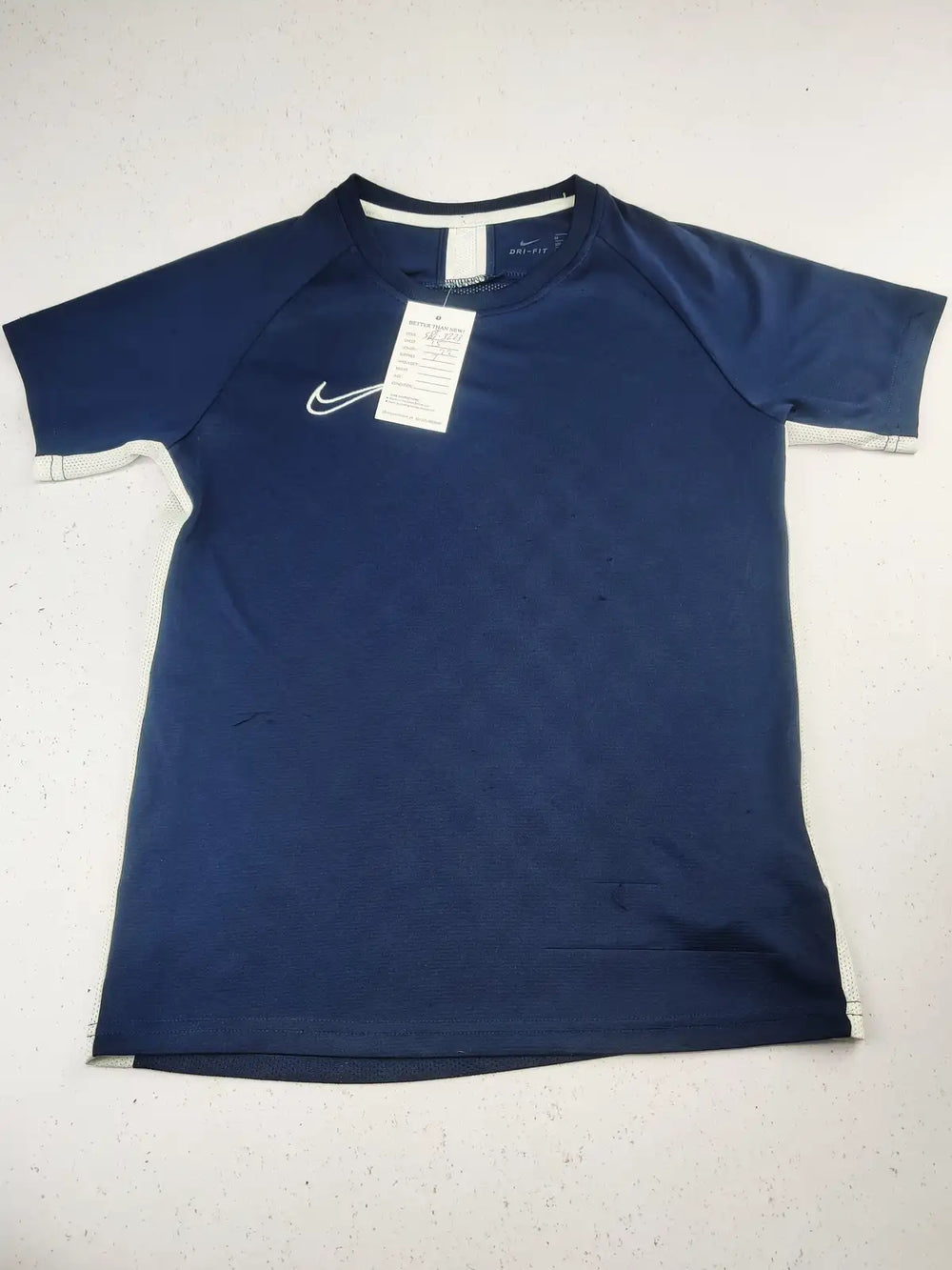 Buy online pre-used pre-loved 100% authentic & Original branded Dri Fit (SBT-3223) available in Pakistan. Top international brands avilable.