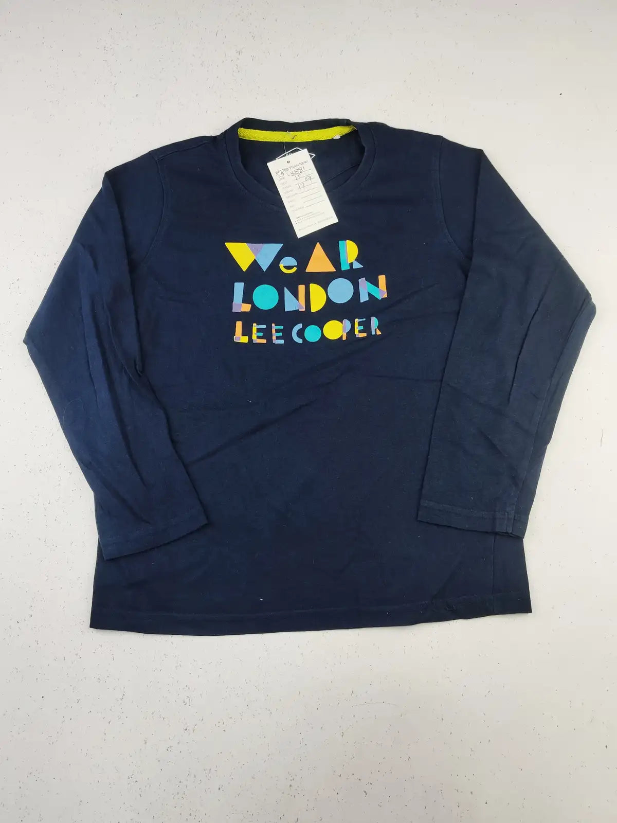Buy online pre-used pre-loved 100% authentic & Original branded Lee Cooper (SBT-3881) available in Pakistan. Top international brands avilable.