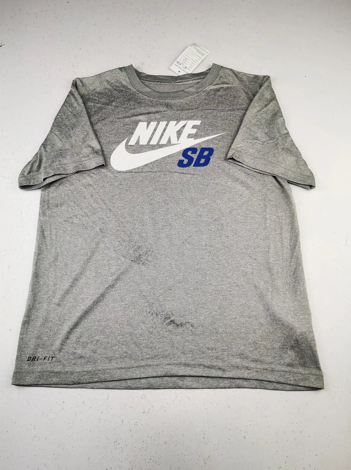 Buy online pre-used pre-loved 100% authentic & Original branded Nike (SBT-4020) available in Pakistan. Top international brands avilable.
