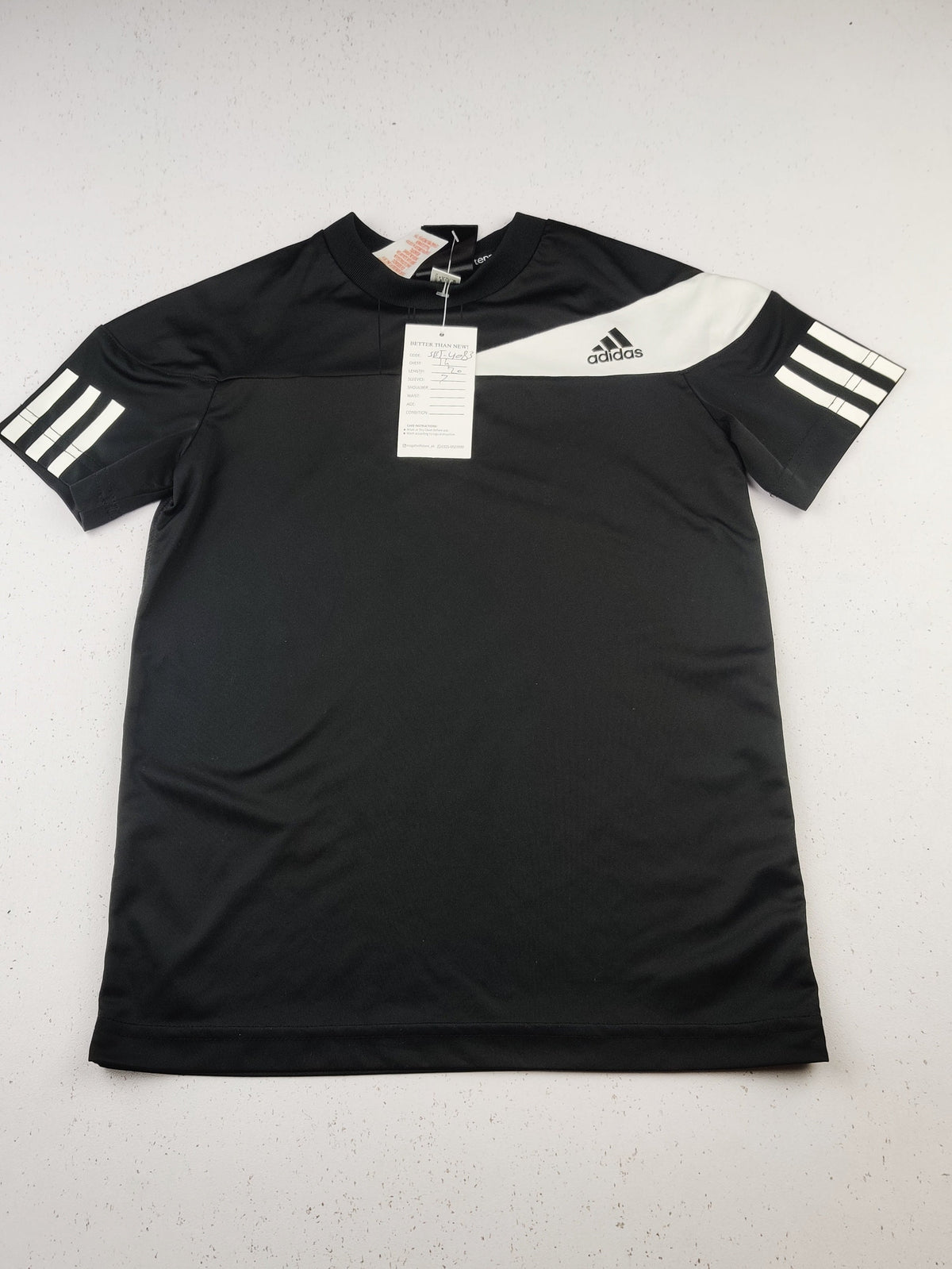 Buy online pre-used pre-loved 100% authentic & Original branded Adidas (SBT-4083) available in Pakistan. Top international brands avilable.