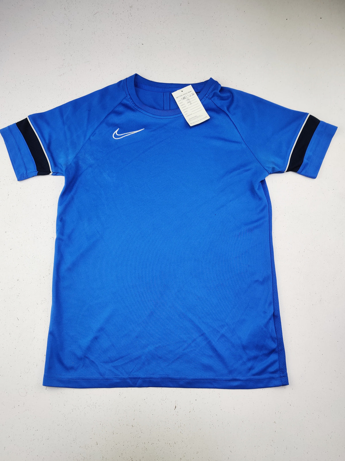 Buy online pre-used pre-loved 100% authentic & Original branded Nike (SBT-4236) available in Pakistan. Top international brands avilable.