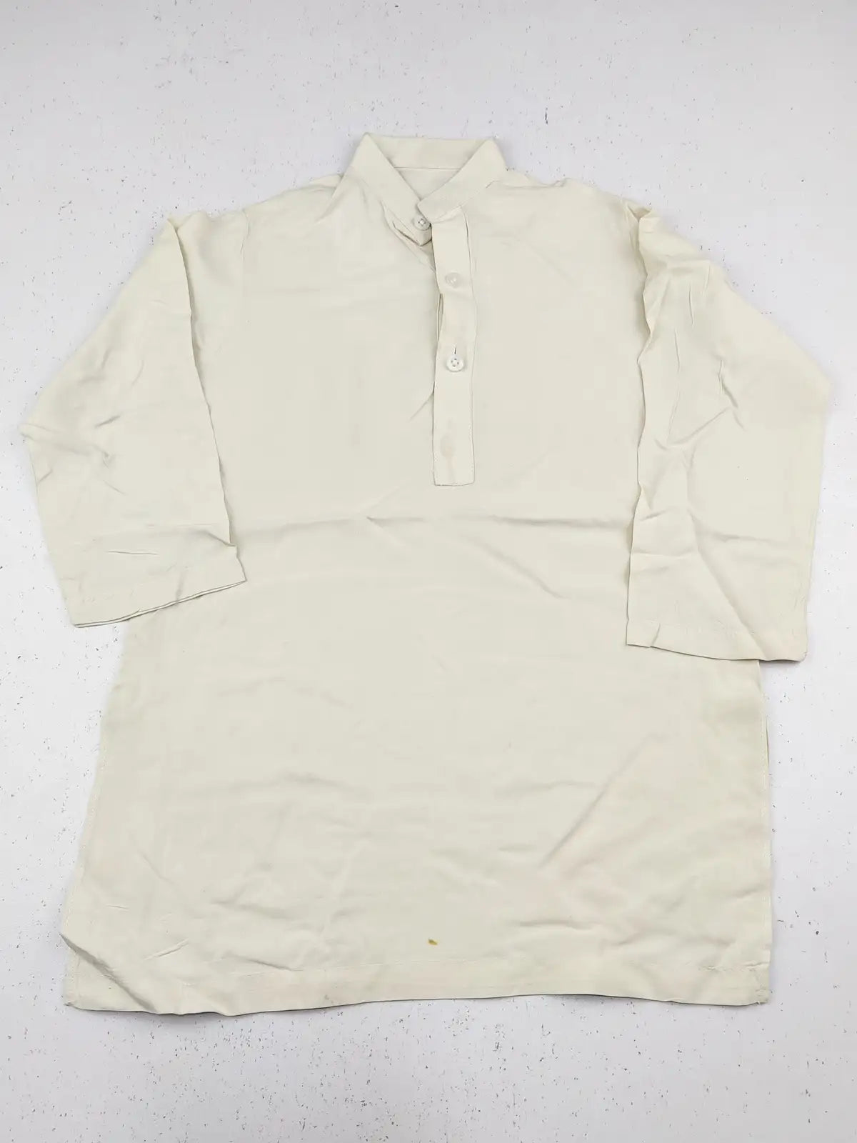Buy online pre-used pre-loved 100% authentic & Original branded Unknown Brand (SBT-4704) available in Pakistan. Top international brands avilable.