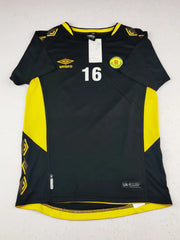 Buy online pre-used pre-loved 100% authentic & Original branded Umbro (SBT-4768) available in Pakistan. Top international brands avilable.