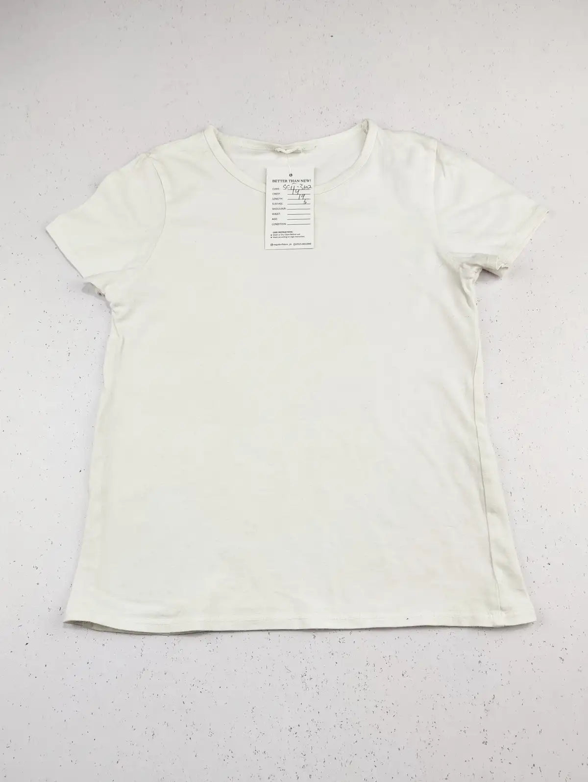 Buy online pre-used pre-loved 100% authentic & Original branded Unknown Brand (SGT-3102) available in Pakistan. Top international brands avilable.