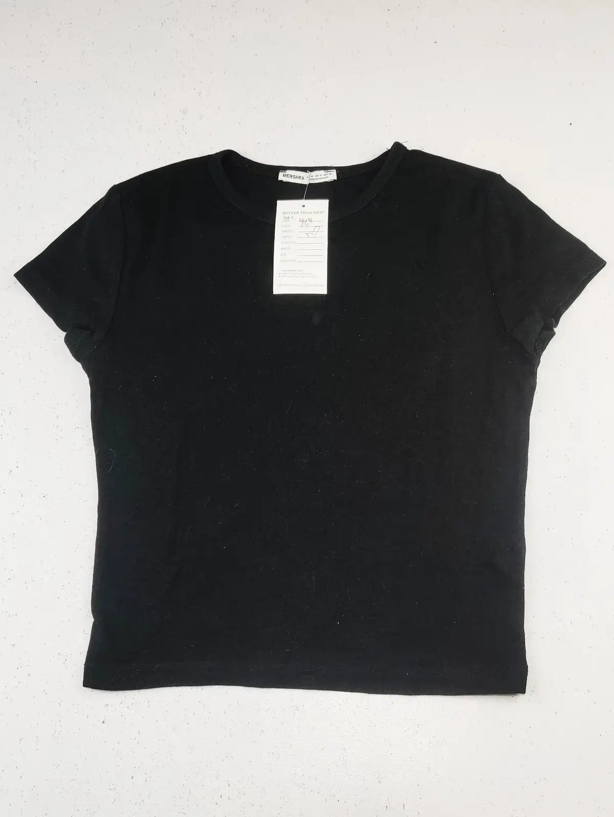 Buy online pre-used pre-loved 100% authentic & Original branded Bershka (SGT-3618) available in Pakistan. Top international brands avilable.