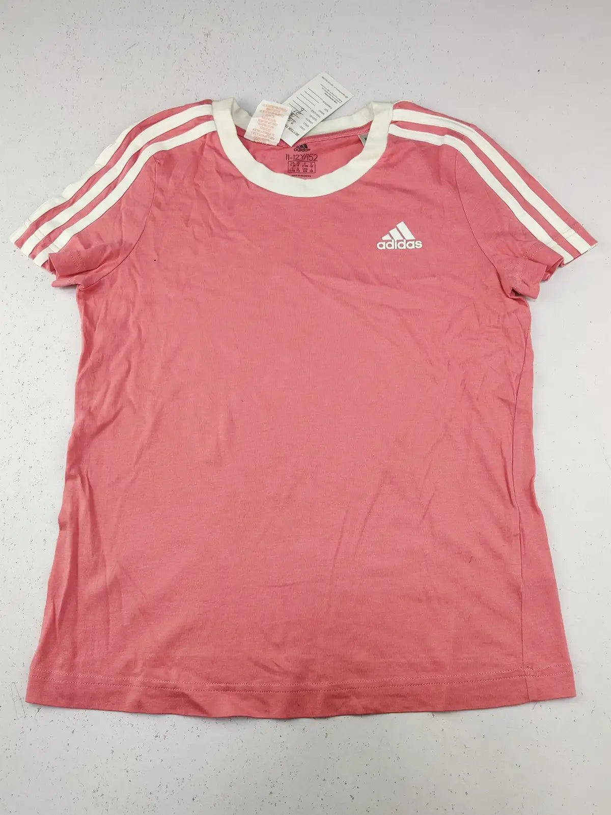 Buy online pre-used pre-loved 100% authentic & Original branded Adidas (SGT-3917) available in Pakistan. Top international brands avilable.