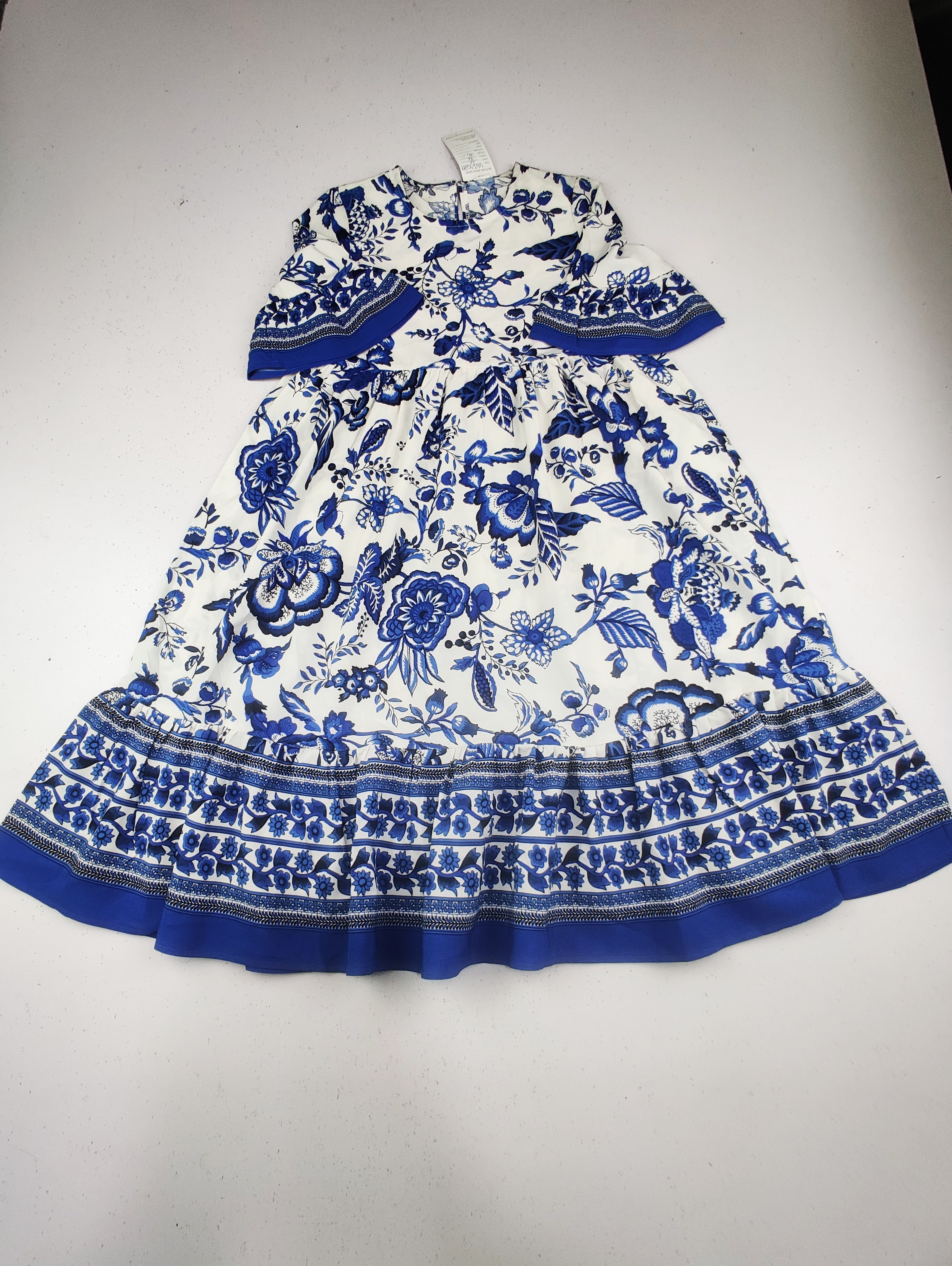 Buy online pre-used pre-loved 100% authentic & Original branded Shein (SGT-4289) available in Pakistan. Top international brands avilable.