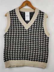 Buy online pre-used pre-loved 100% authentic & Original branded Unknown Brand (SL-1059) available in Pakistan. Top international brands avilable.