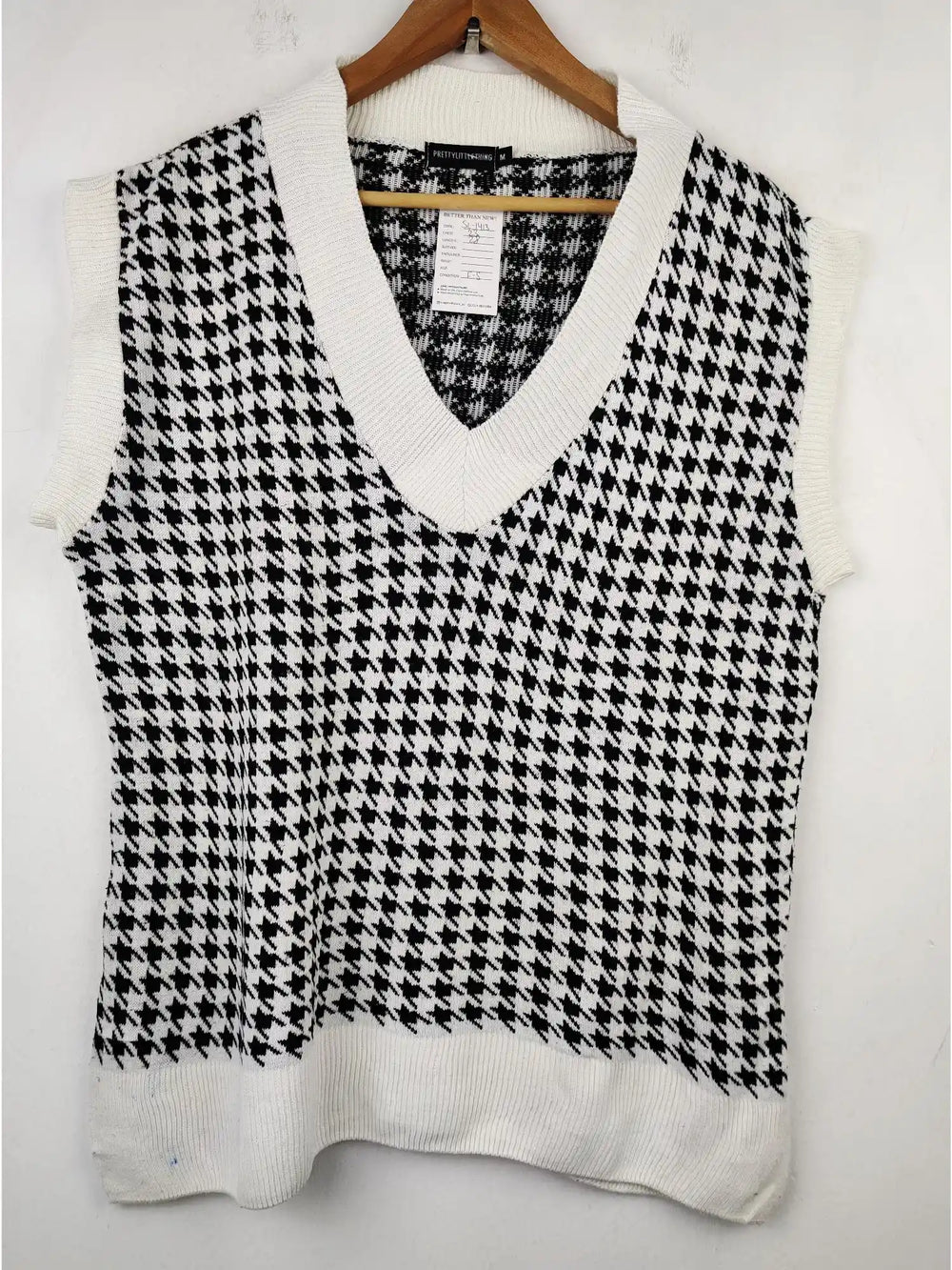 Buy online pre-used pre-loved 100% authentic & Original branded Pretty Little Thing (SL-1413) available in Pakistan. Top international brands avilable.