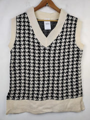 Buy online pre-used pre-loved 100% authentic & Original branded Unknown Brand (SL-1495) available in Pakistan. Top international brands avilable.