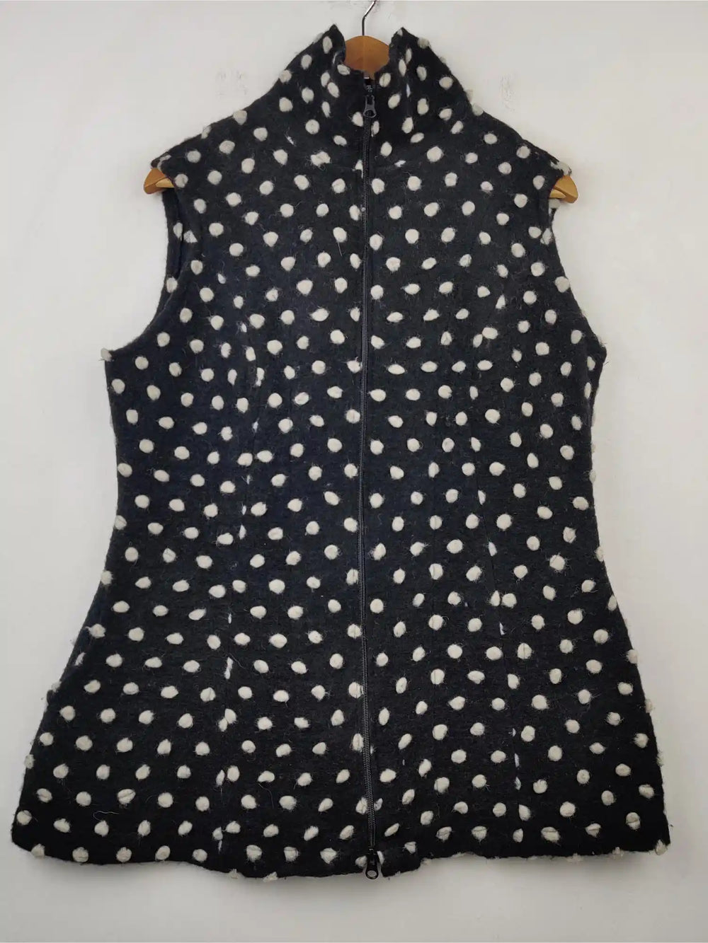 Buy online pre-used pre-loved 100% authentic & Original branded Bellanatur (SL-1545) available in Pakistan. Top international brands avilable.