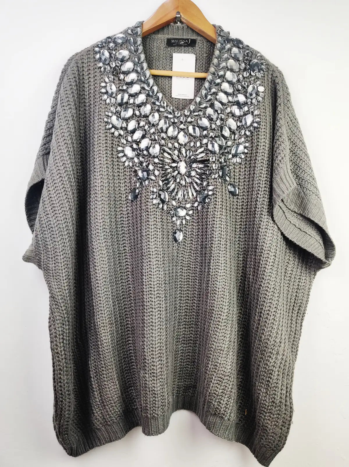 Buy online pre-used pre-loved 100% authentic & Original branded Malissa (SL-1680) available in Pakistan. Top international brands avilable.