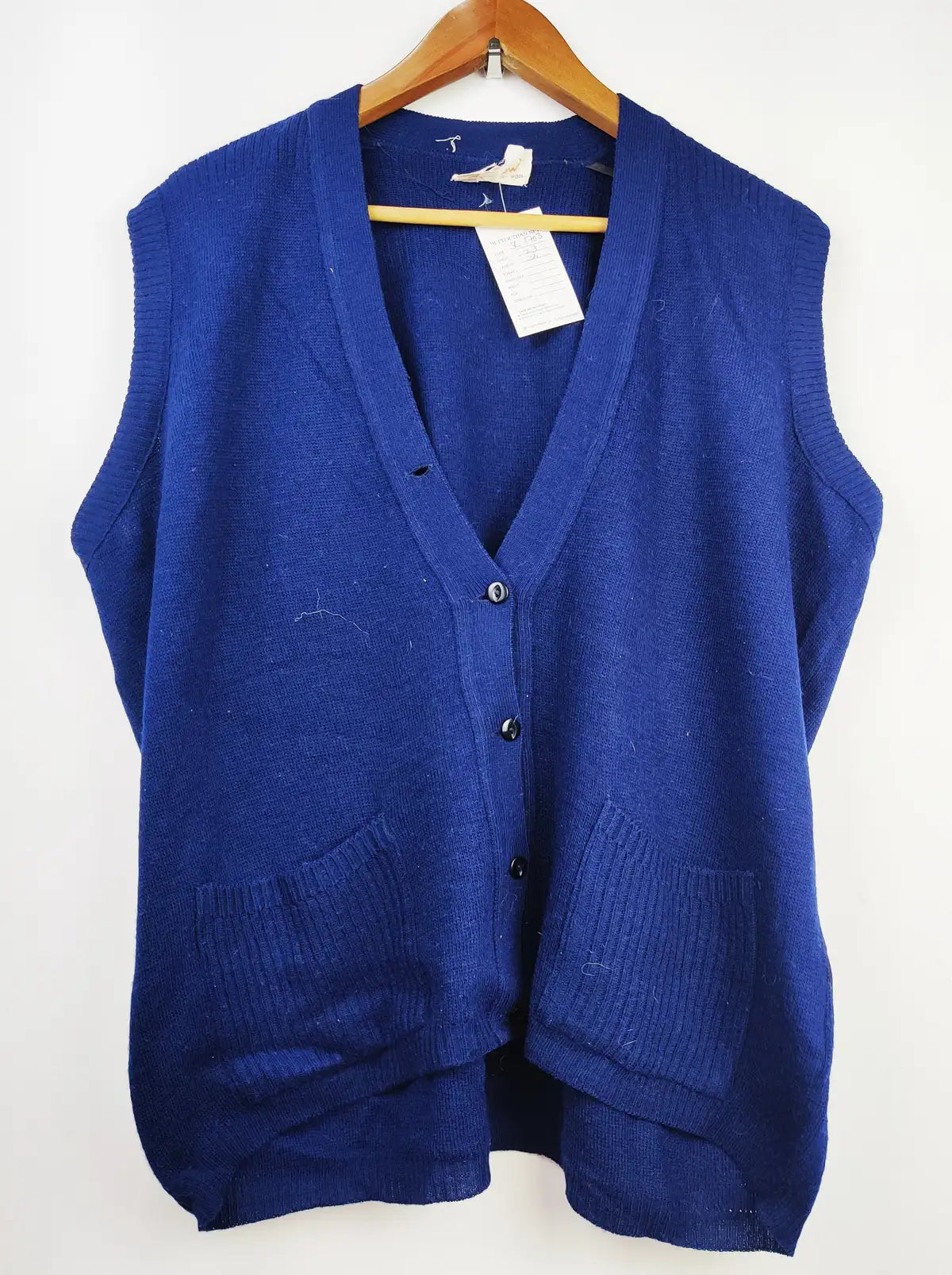 Buy online pre-used pre-loved 100% authentic & Original branded Duhallo (SL-1703) available in Pakistan. Top international brands avilable.