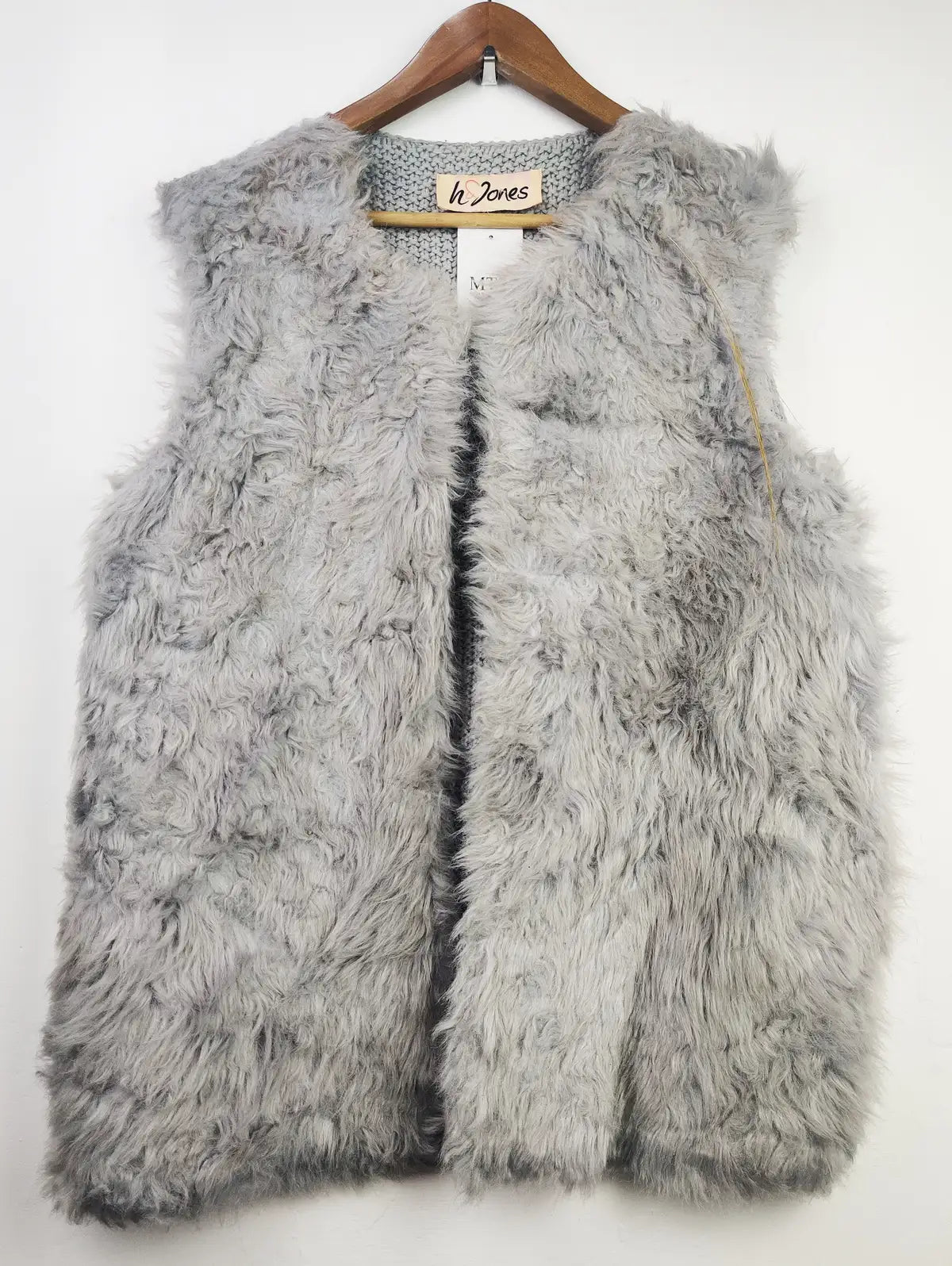 Buy online pre-used pre-loved 100% authentic & Original branded H&Johns (SL-1723) available in Pakistan. Top international brands avilable.
