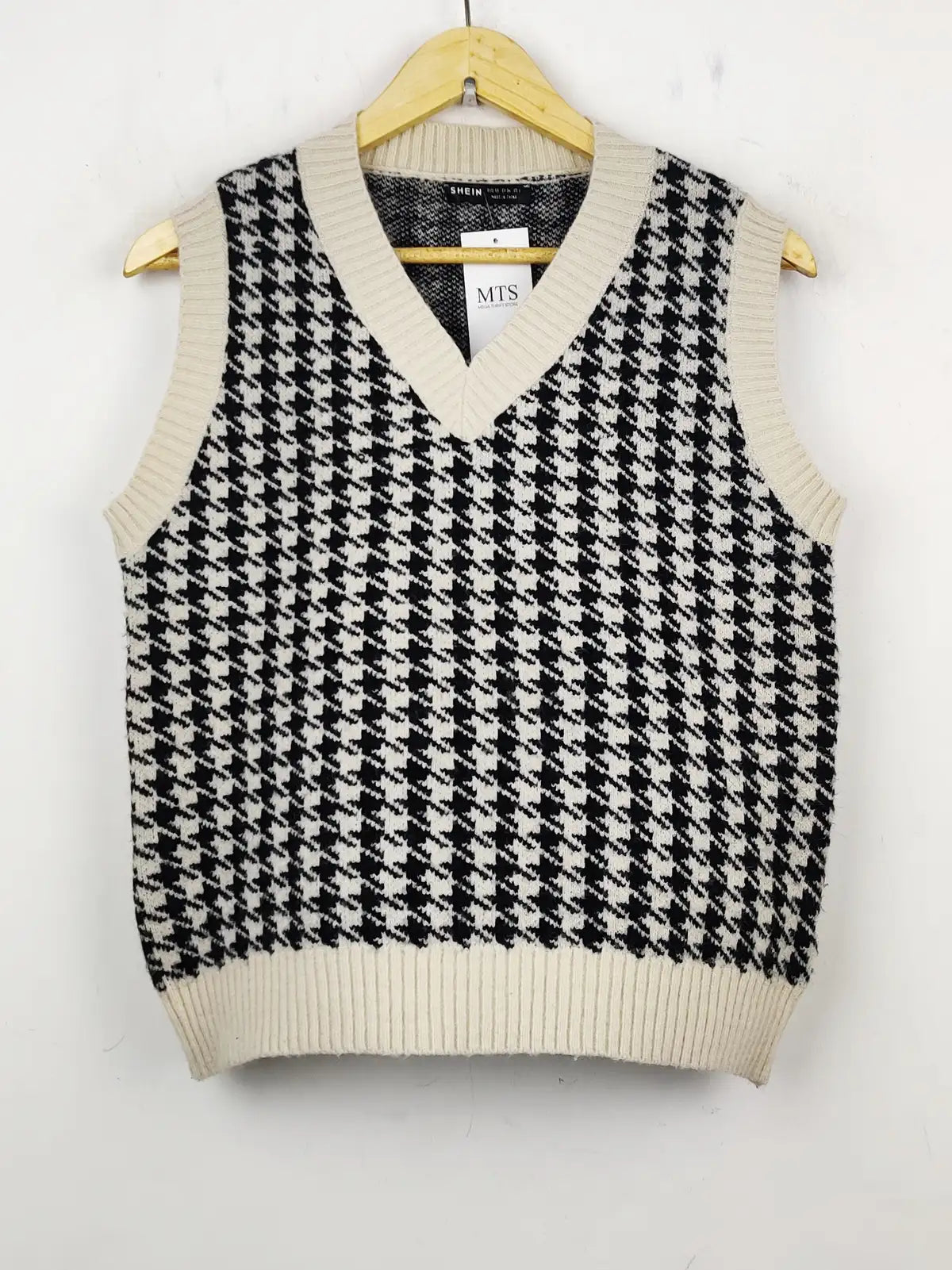Buy online pre-used pre-loved 100% authentic & Original branded Shein (SL-1728) available in Pakistan. Top international brands avilable.