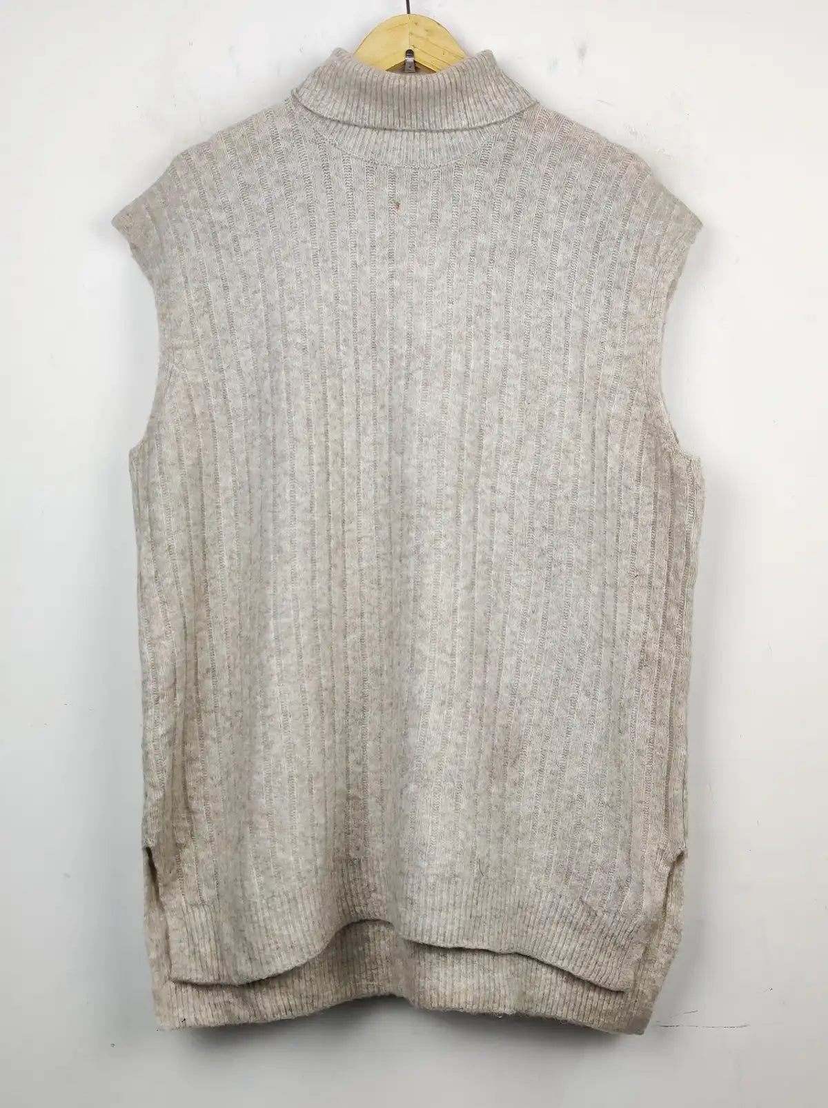 Buy online pre-used pre-loved 100% authentic & Original branded F&F (SL-1749) available in Pakistan. Top international brands avilable.