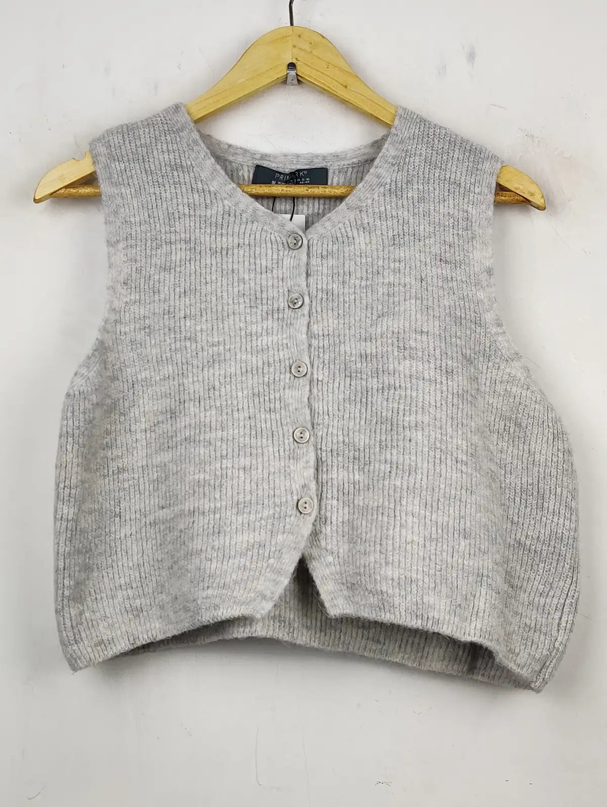 Buy online pre-used pre-loved 100% authentic & Original branded Primark (SL-1757) available in Pakistan. Top international brands avilable.