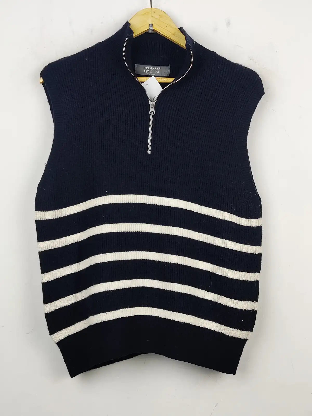 Buy online pre-used pre-loved 100% authentic & Original branded Primark (SL-1769) available in Pakistan. Top international brands avilable.