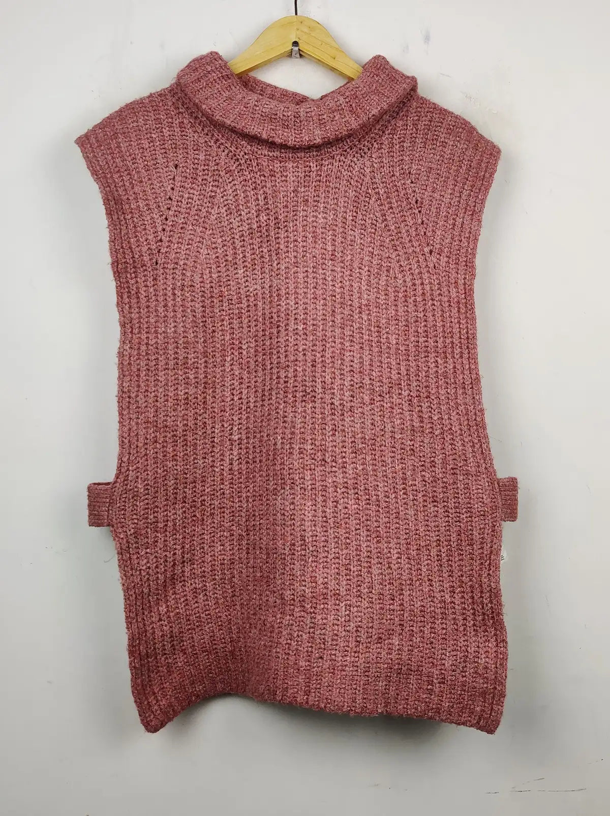 Buy online pre-used pre-loved 100% authentic & Original branded Jacqueline Beyond (SL-1778) available in Pakistan. Top international brands avilable.