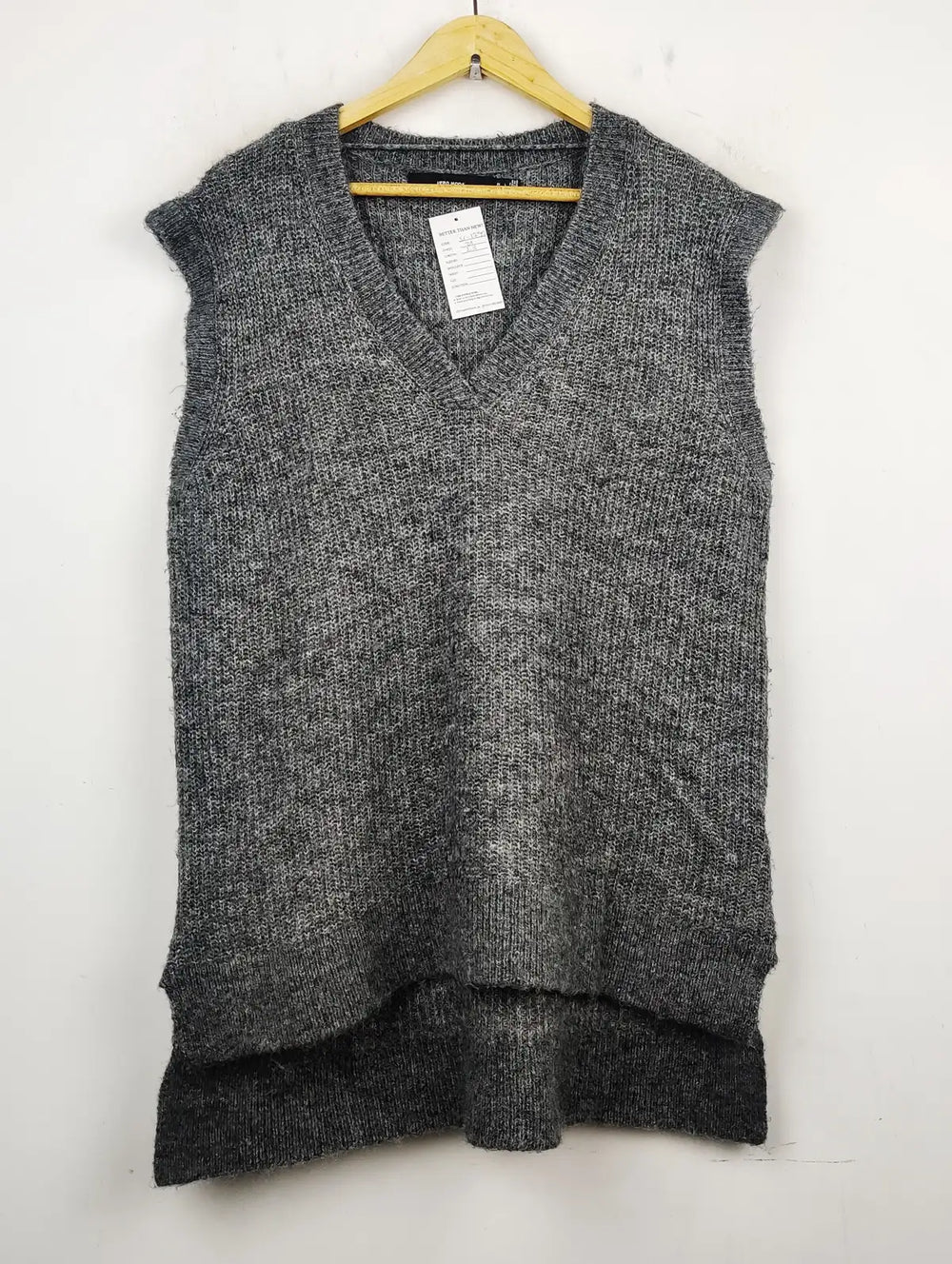 Buy online pre-used pre-loved 100% authentic & Original branded Vero Moda (SL-1797) available in Pakistan. Top international brands avilable.