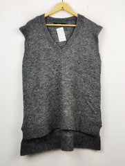 Buy online pre-used pre-loved 100% authentic & Original branded Vero Moda (SL-1797) available in Pakistan. Top international brands avilable.