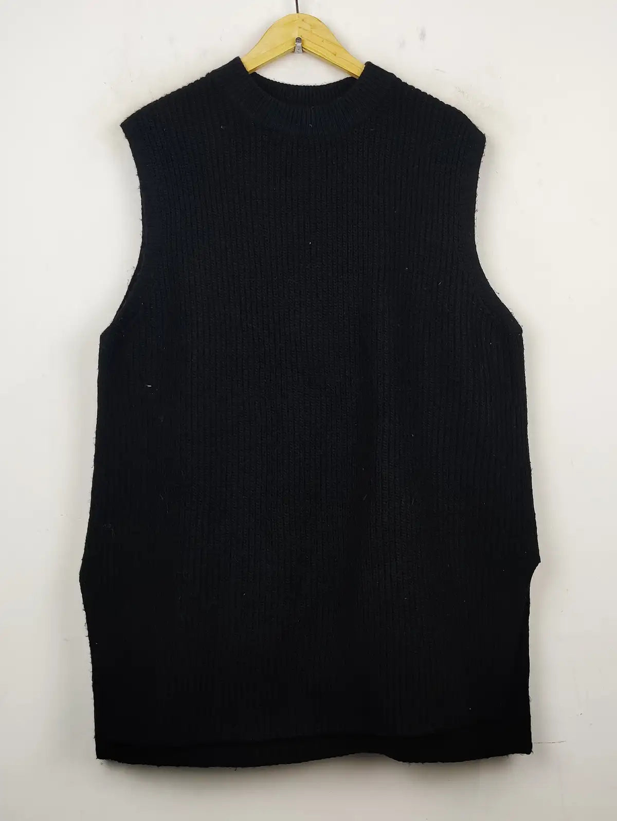 Buy online pre-used pre-loved 100% authentic & Original branded H&M (SL-1803) available in Pakistan. Top international brands avilable.