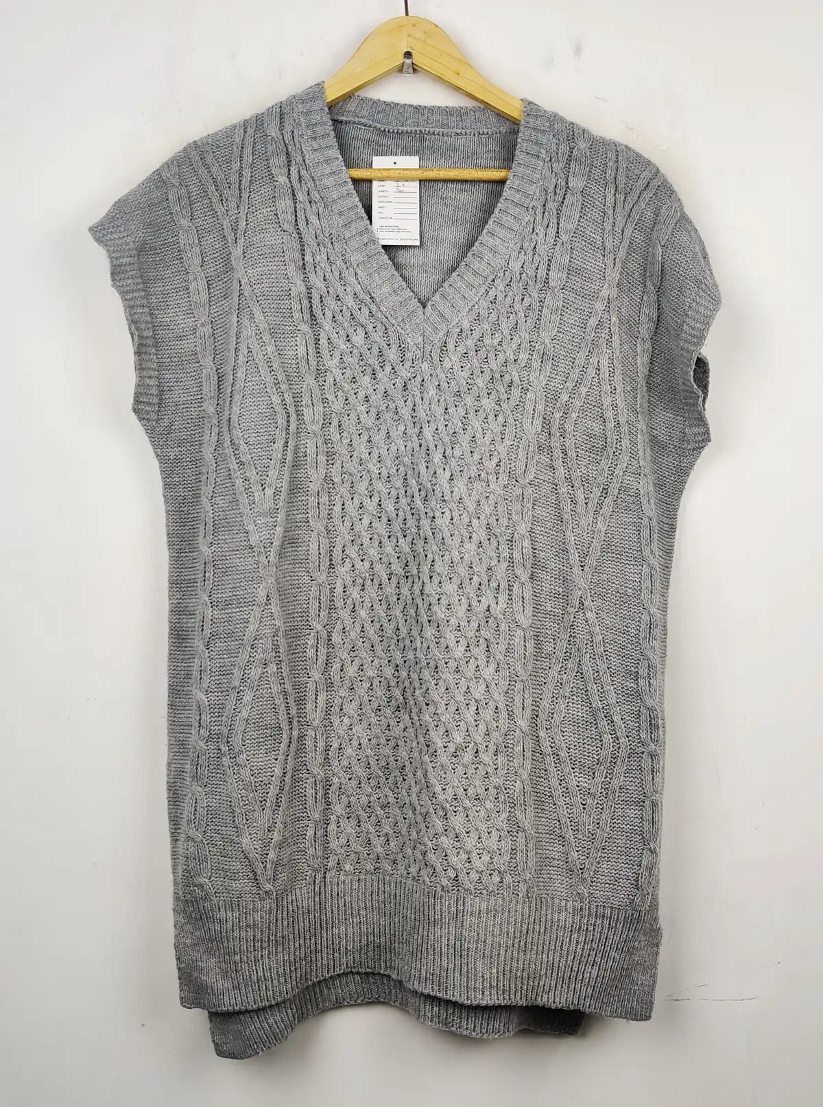 Buy online pre-used pre-loved 100% authentic & Original branded Unknown Brand (SL-1810) available in Pakistan. Top international brands avilable.