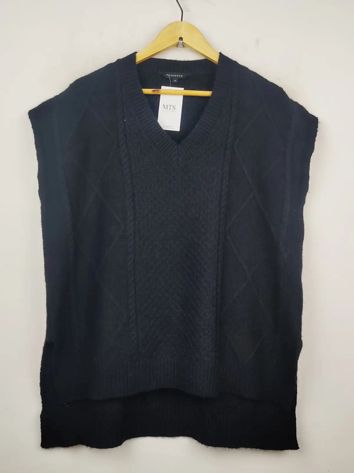 Buy online pre-used pre-loved 100% authentic & Original branded Peacocks (SL-1813) available in Pakistan. Top international brands avilable.