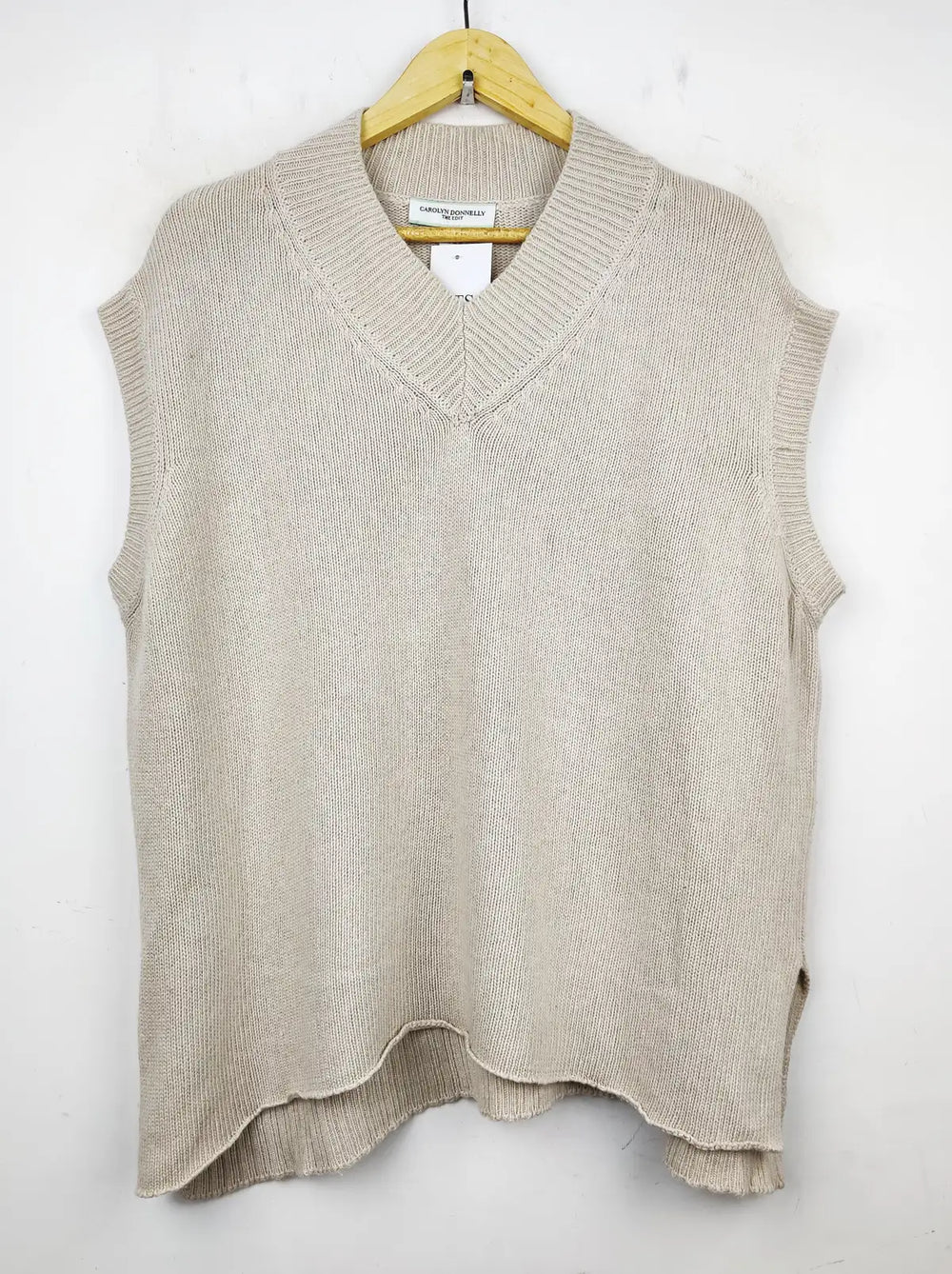 Buy online pre-used pre-loved 100% authentic & Original branded Carolyn Donnelly (SL-1822) available in Pakistan. Top international brands avilable.