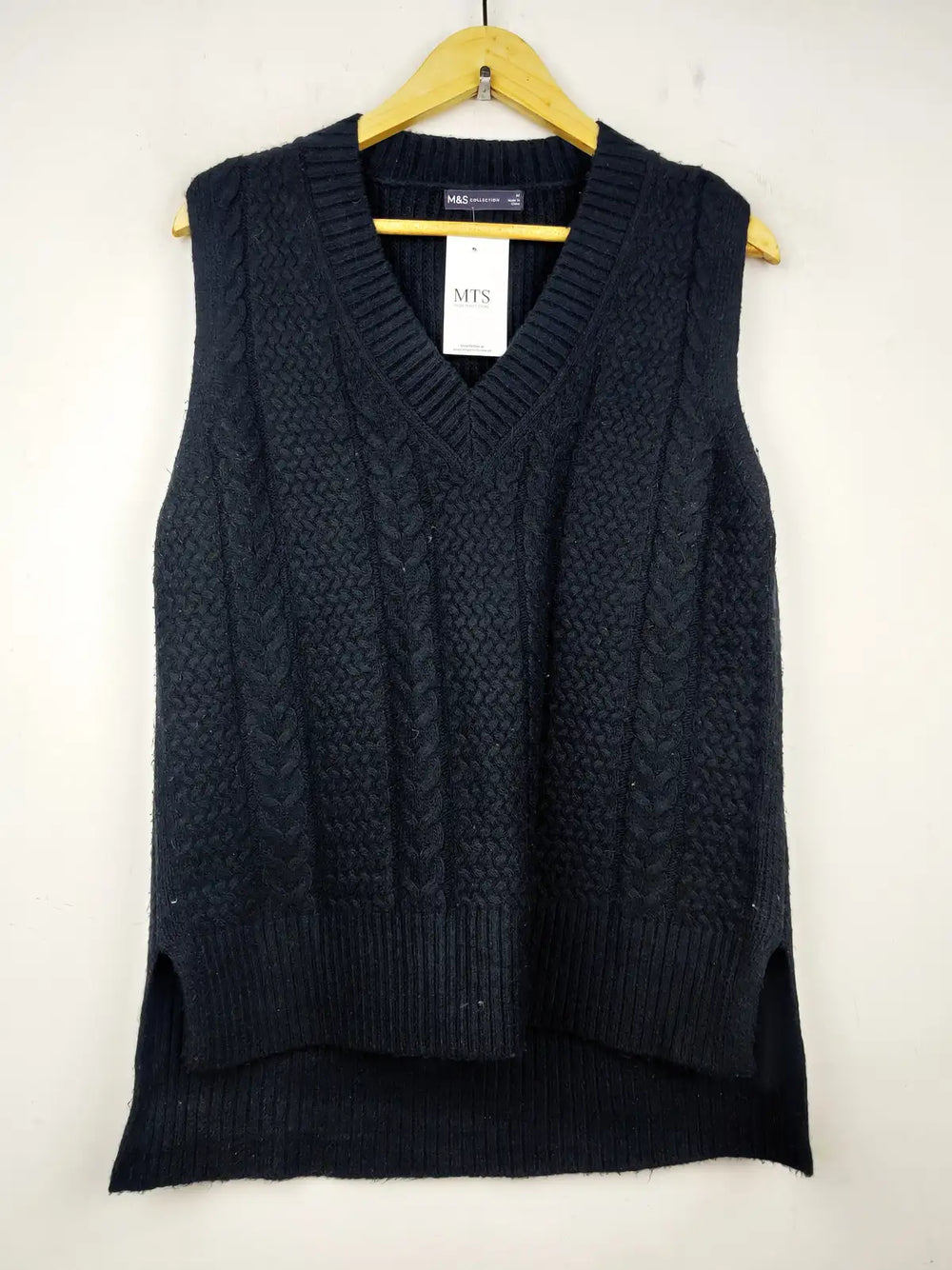 Buy online pre-used pre-loved 100% authentic & Original branded Marks & Spencer (SL-1824) available in Pakistan. Top international brands avilable.