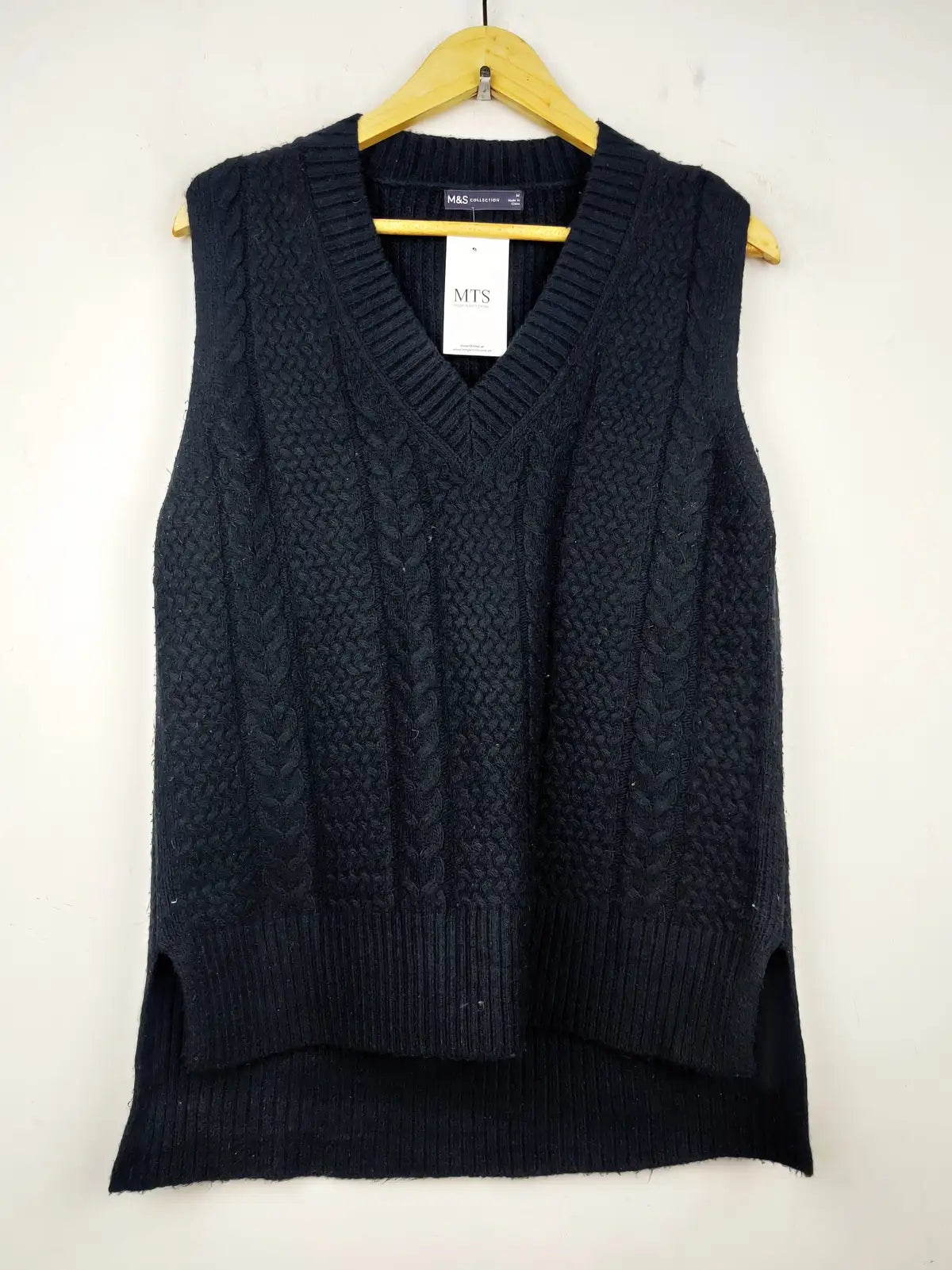 Buy online pre-used pre-loved 100% authentic & Original branded Marks & Spencer (SL-1824) available in Pakistan. Top international brands avilable.