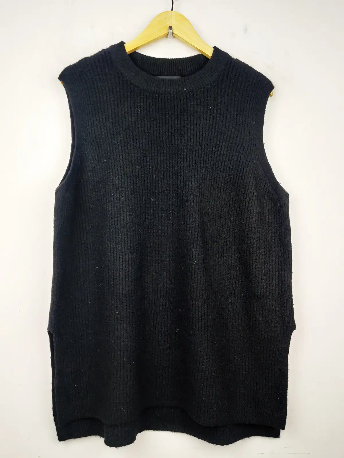 Buy online pre-used pre-loved 100% authentic & Original branded New Look (SL-1827) available in Pakistan. Top international brands avilable.