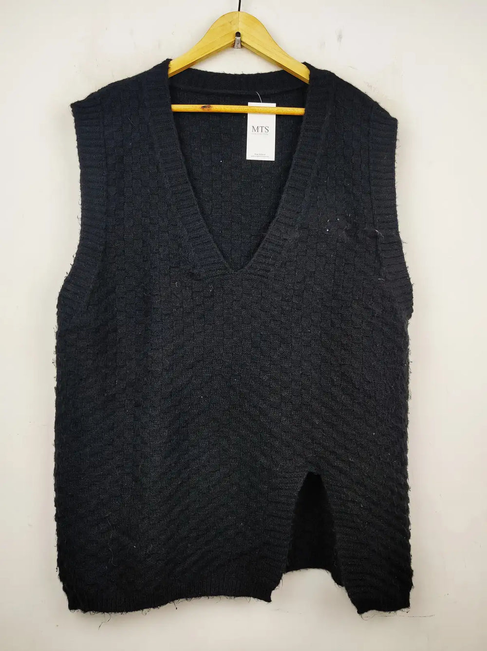 Buy online pre-used pre-loved 100% authentic & Original branded Shein (SL-1835) available in Pakistan. Top international brands avilable.
